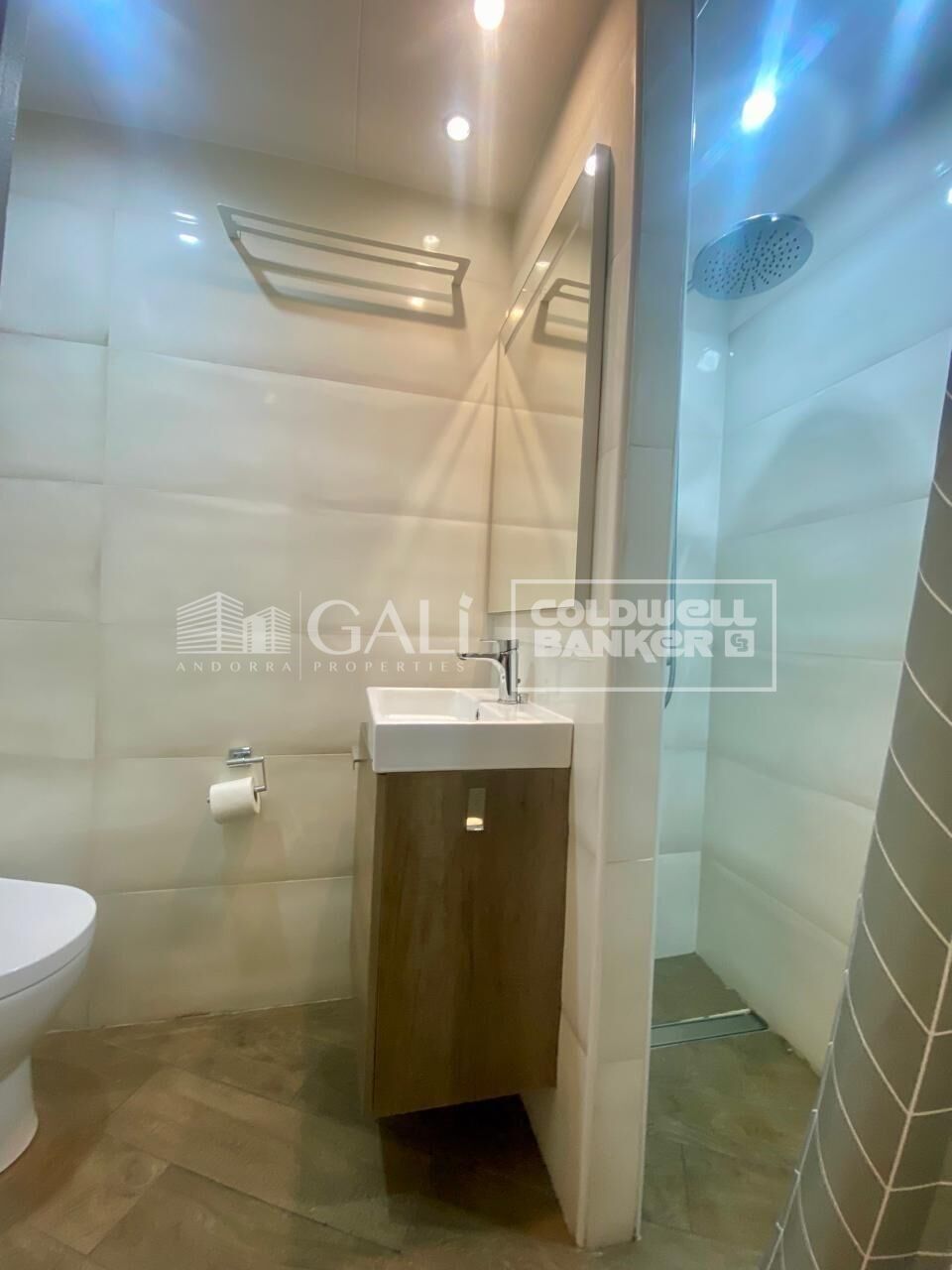 Studio Location Encamp