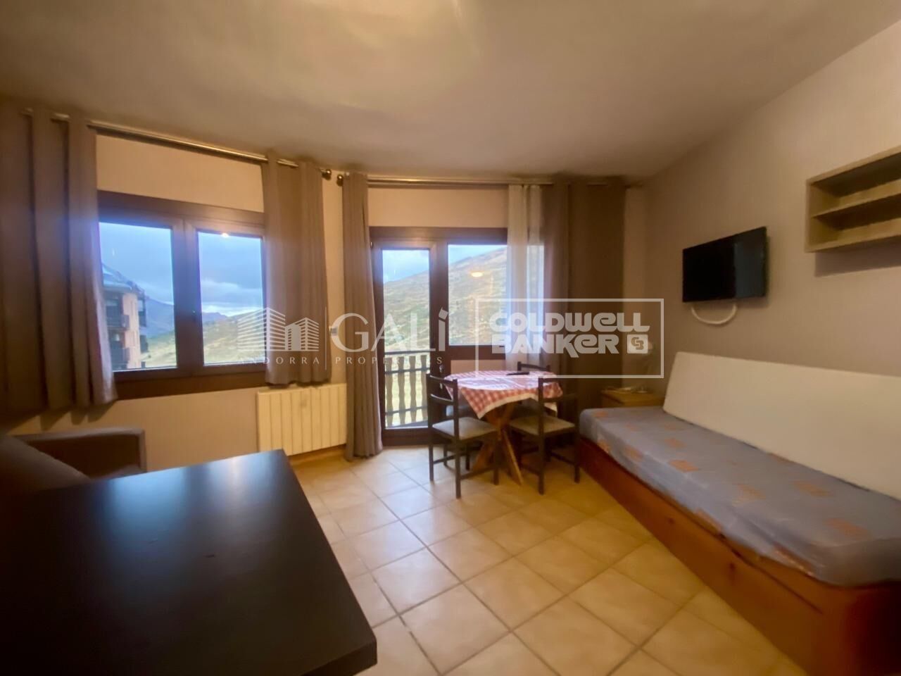 Studio Location Encamp