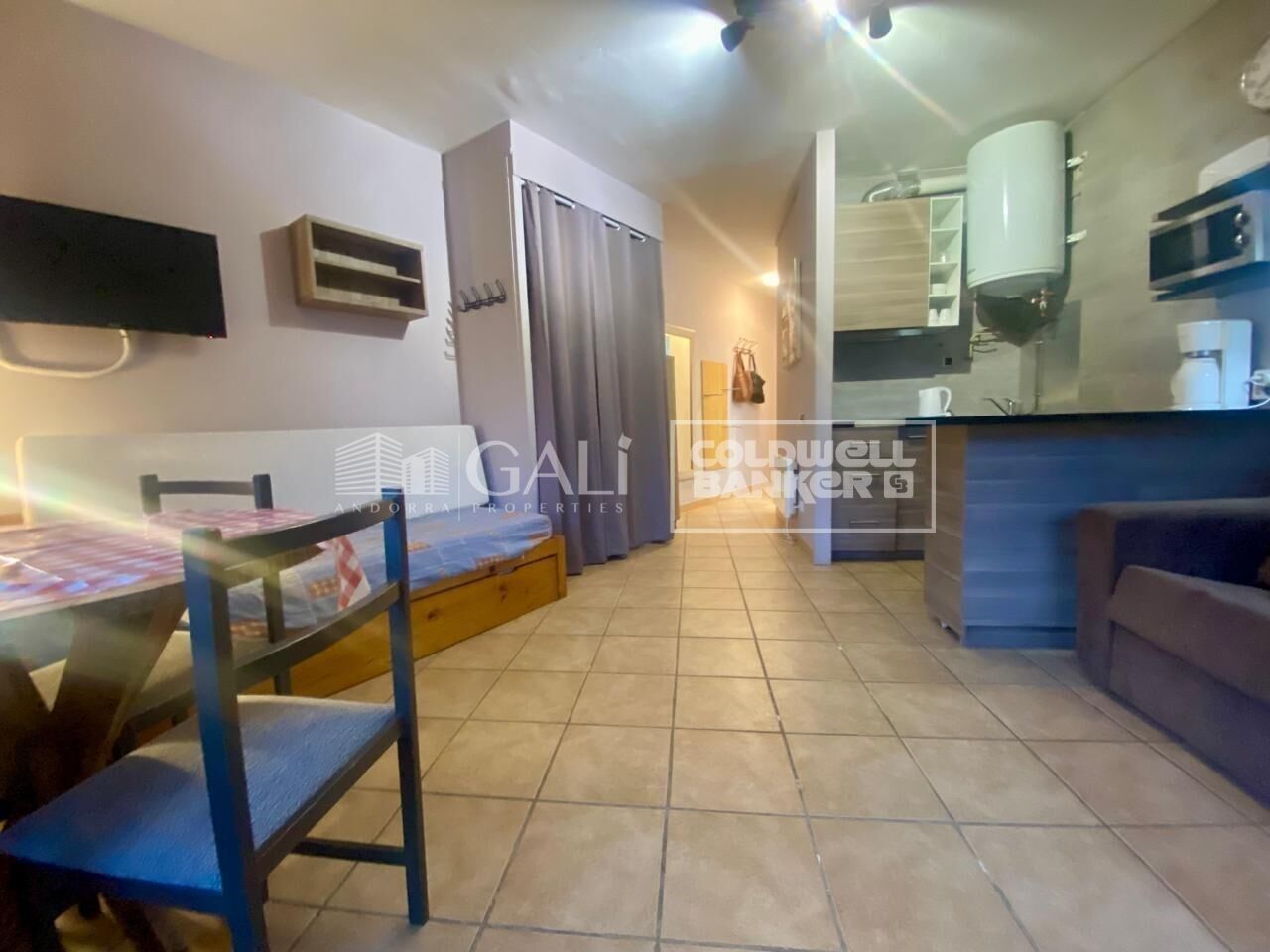 Studio Location Encamp