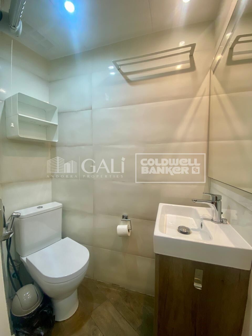 Studio Location Encamp