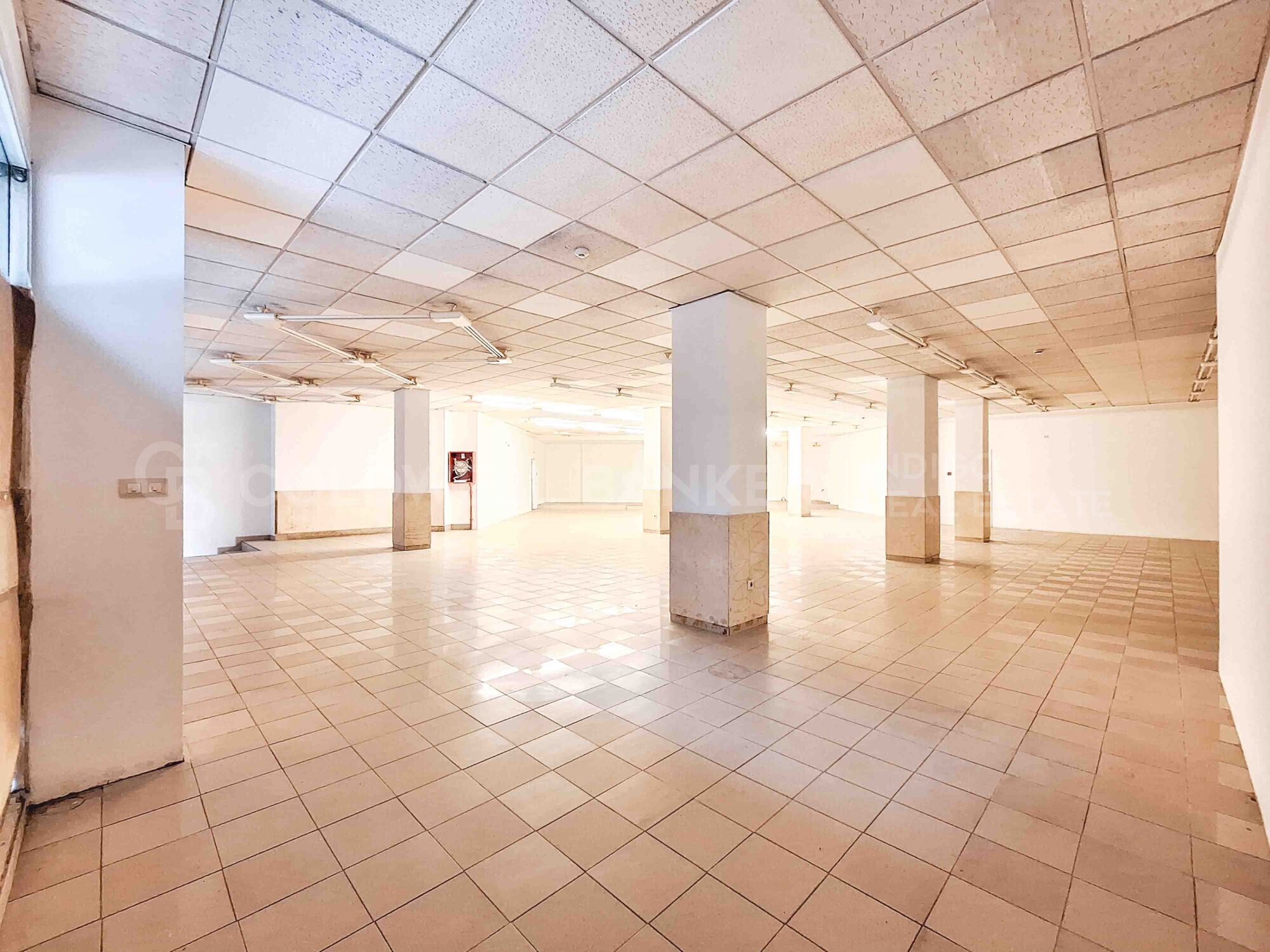 Amplio local comercial en el centro de Pontevedra