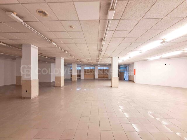 Amplio local comercial en el centro de Pontevedra