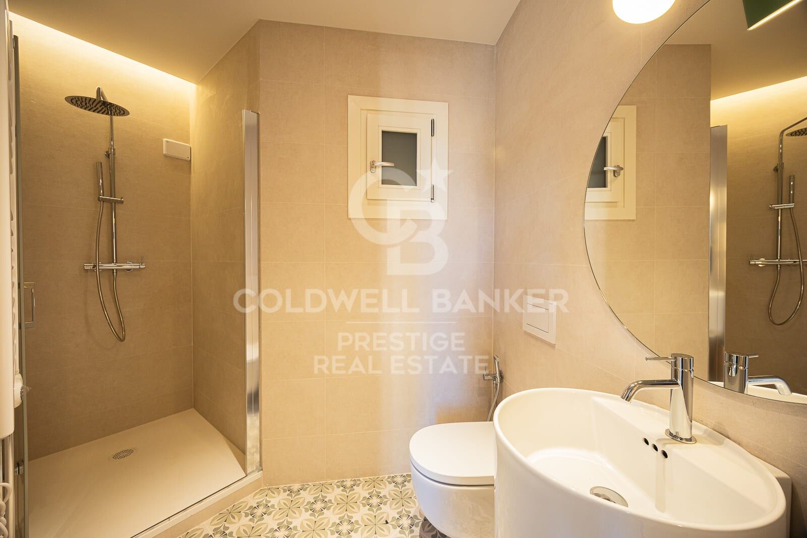 Renovated apartment for sale near Enric Granados Street