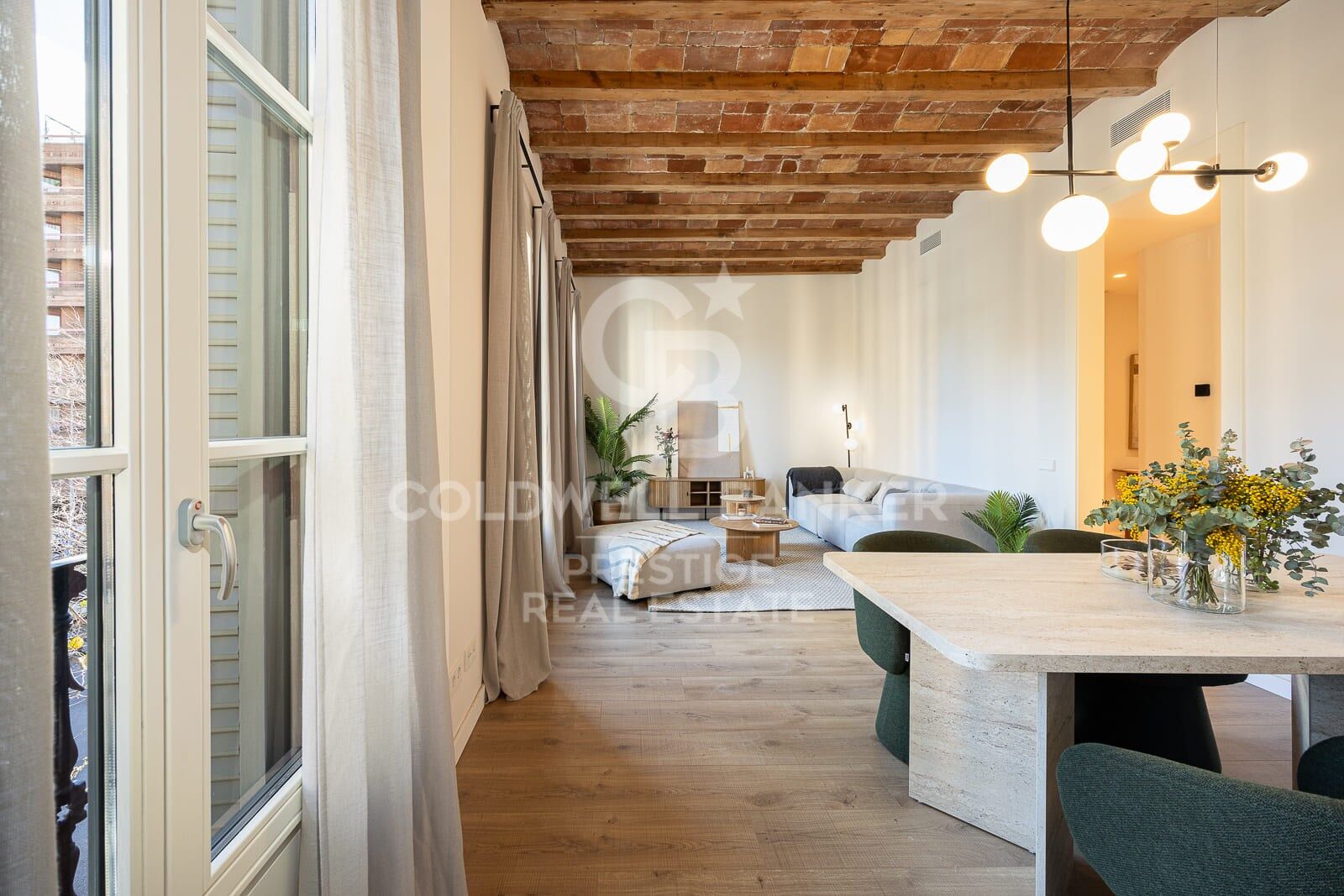 Appartement rénové à vendre près de la rue Enric Granados