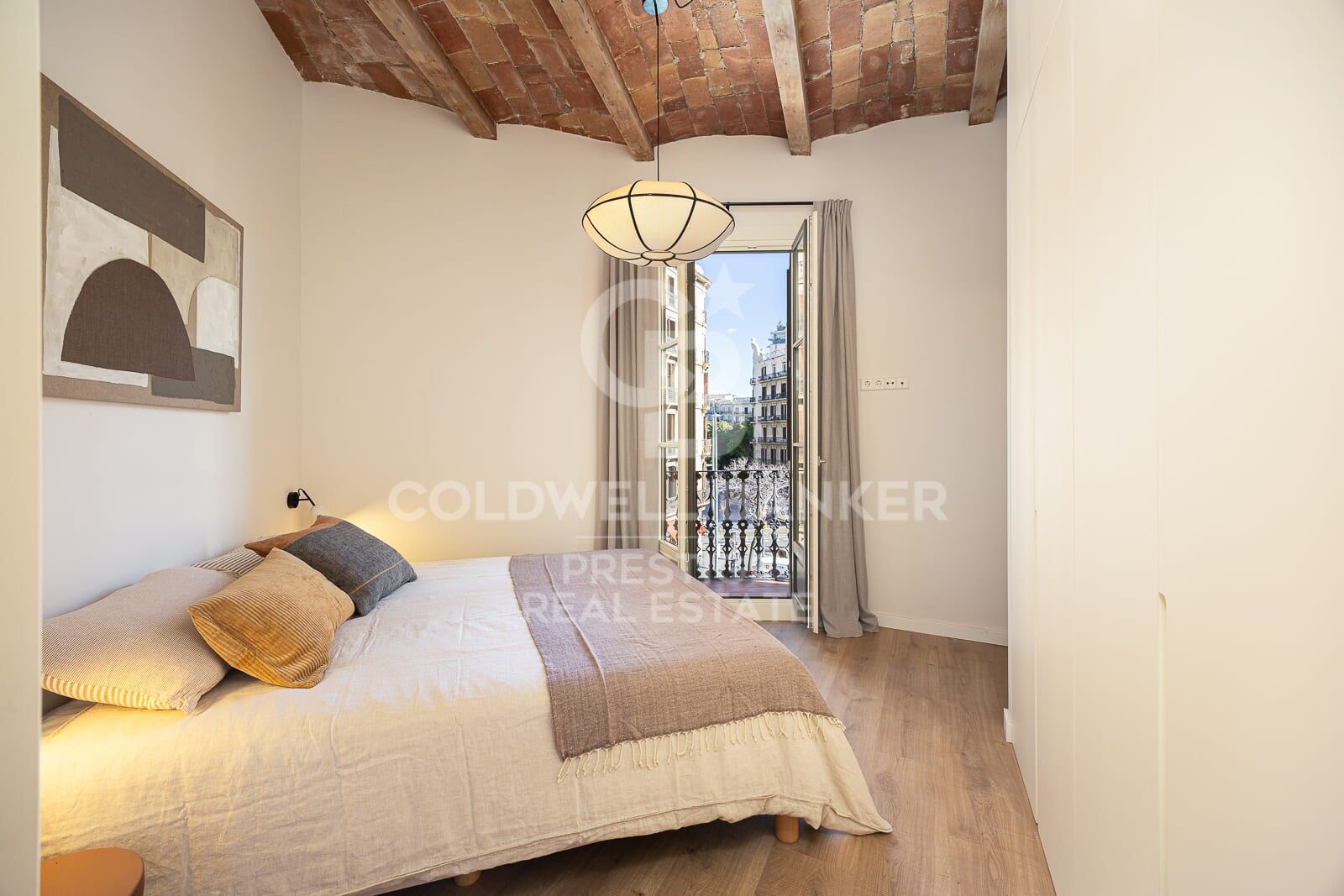 Appartement rénové à vendre près de la rue Enric Granados