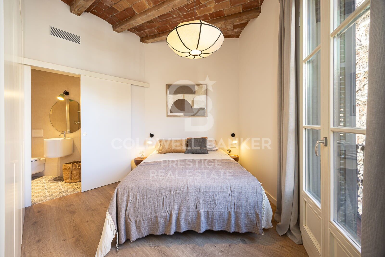 Appartement rénové à vendre près de la rue Enric Granados