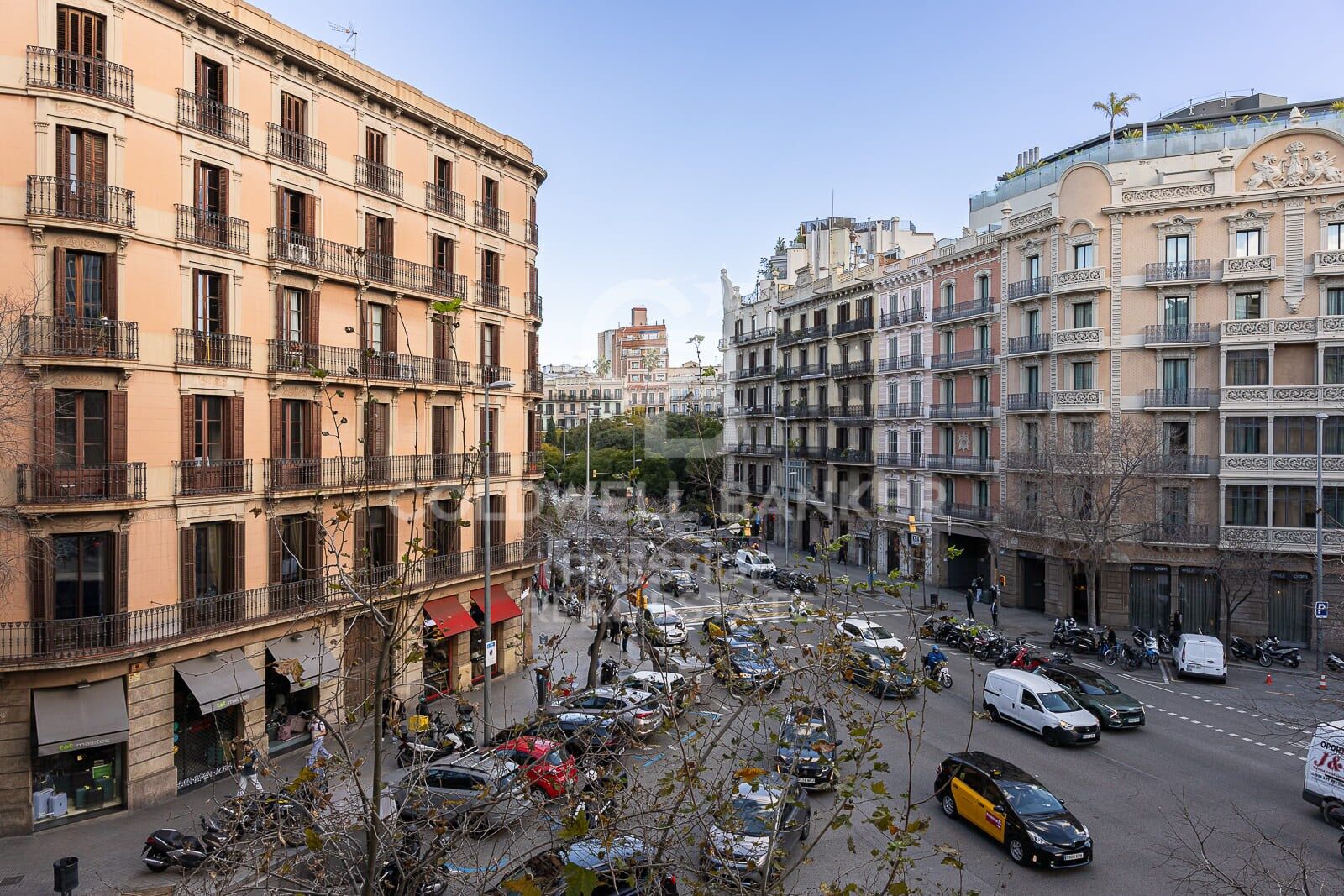 Appartement rénové à vendre près de la rue Enric Granados