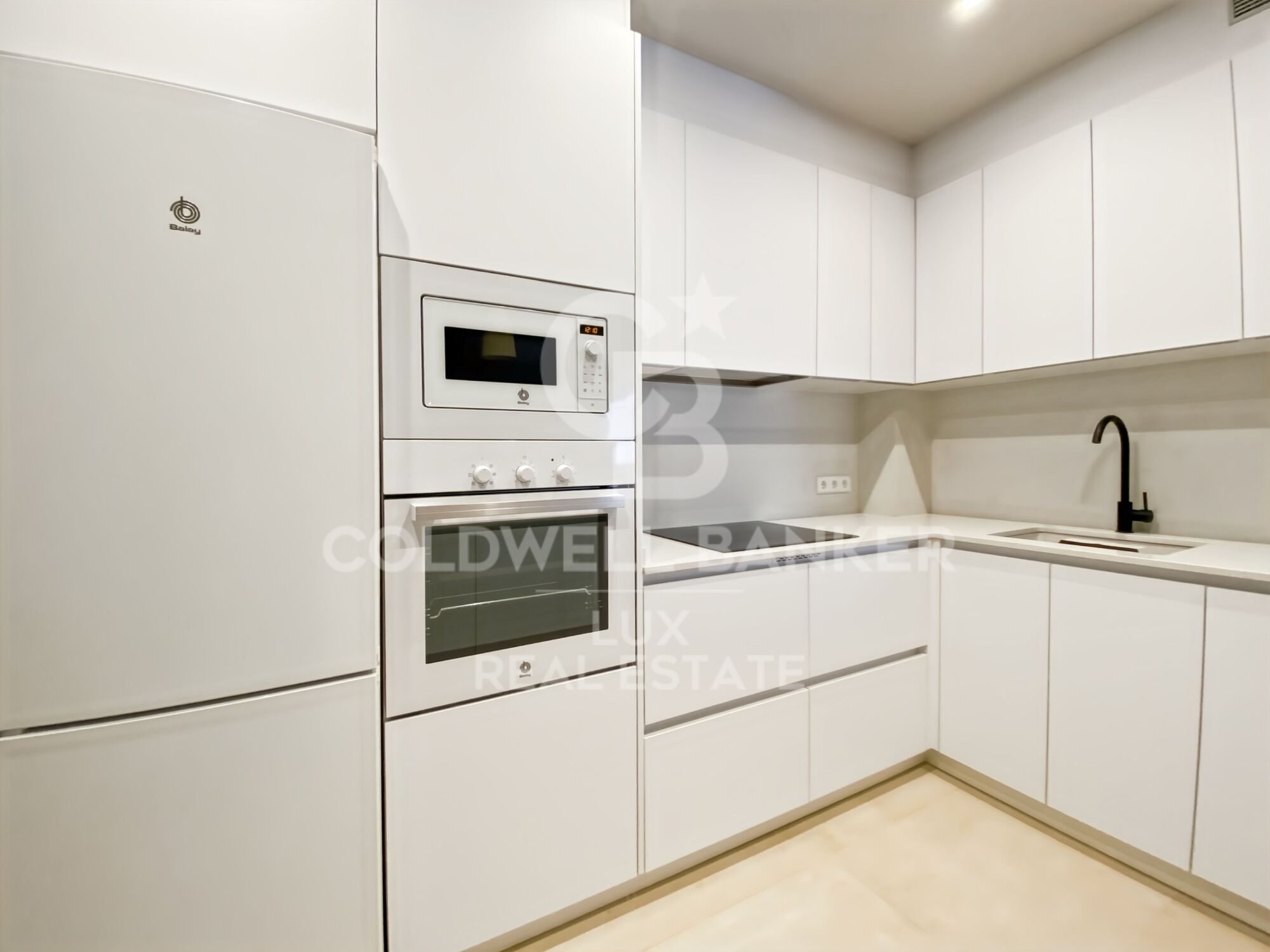 New build house in Roses, pool, garage and garden