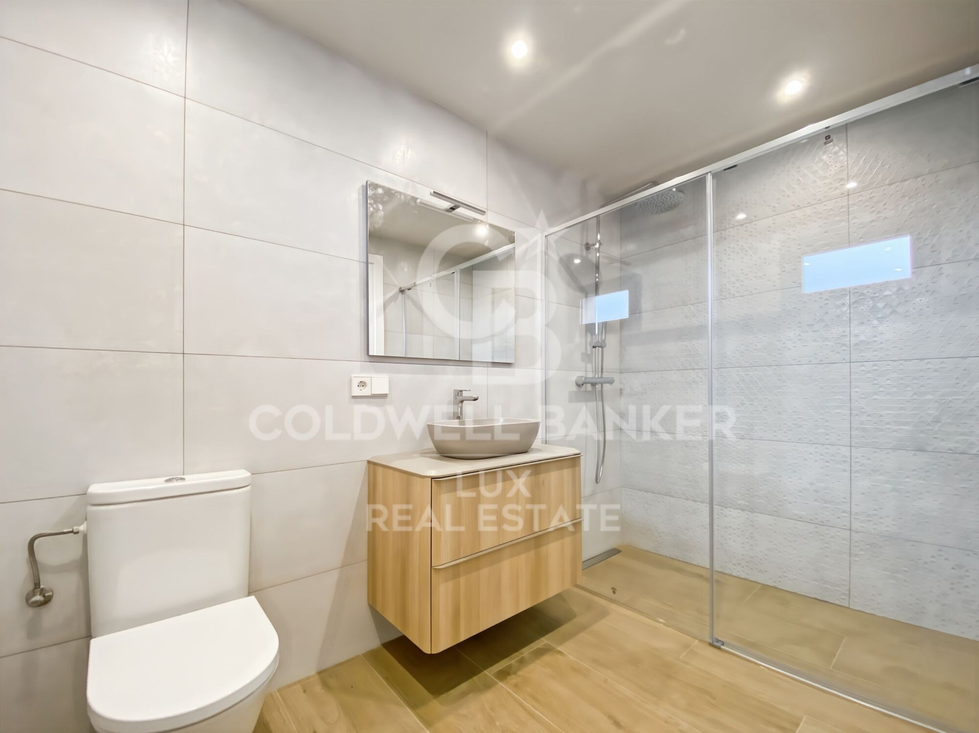 New build house in Roses, pool, garage and garden