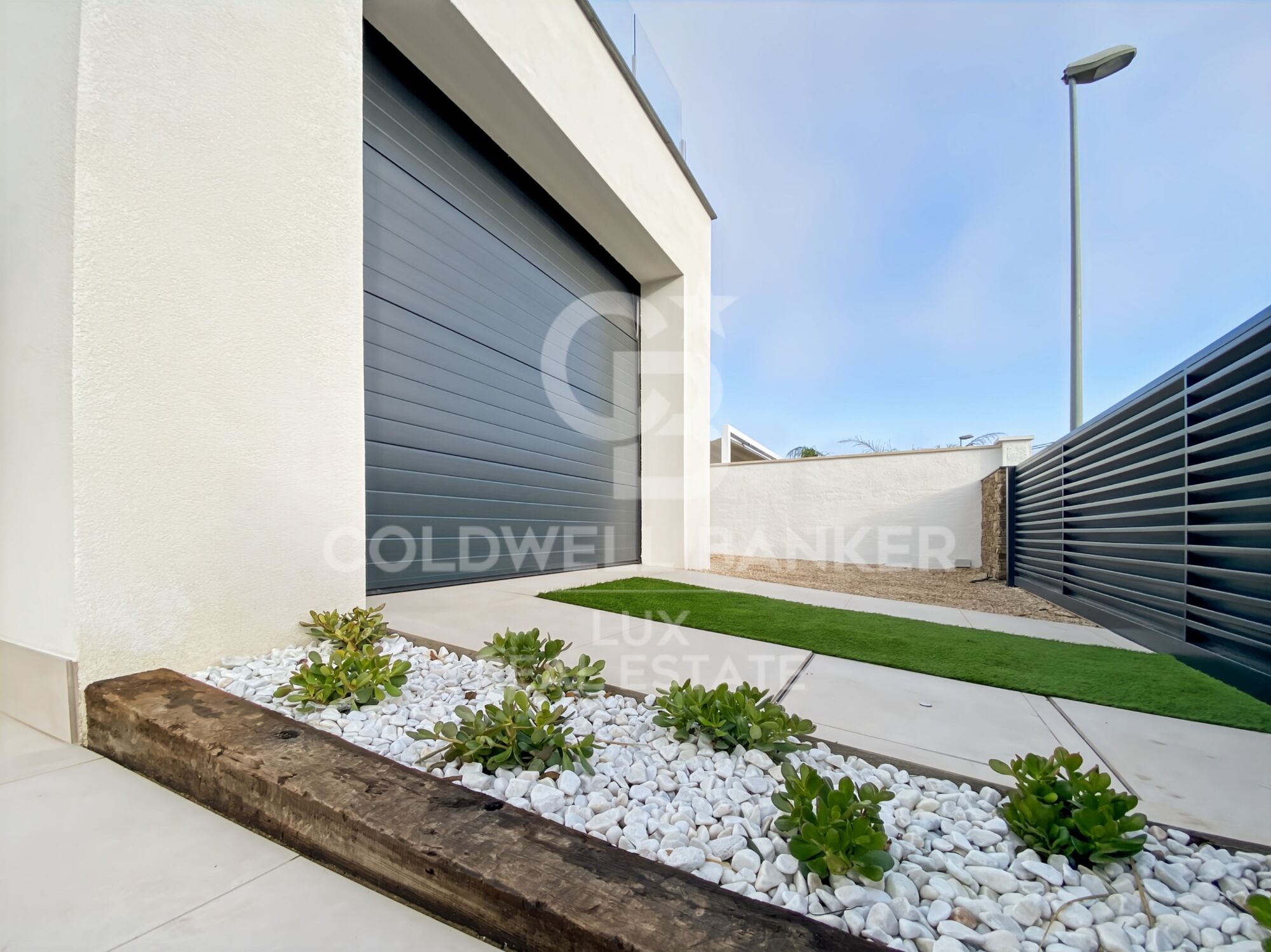 New build house in Roses, pool, garage and garden
