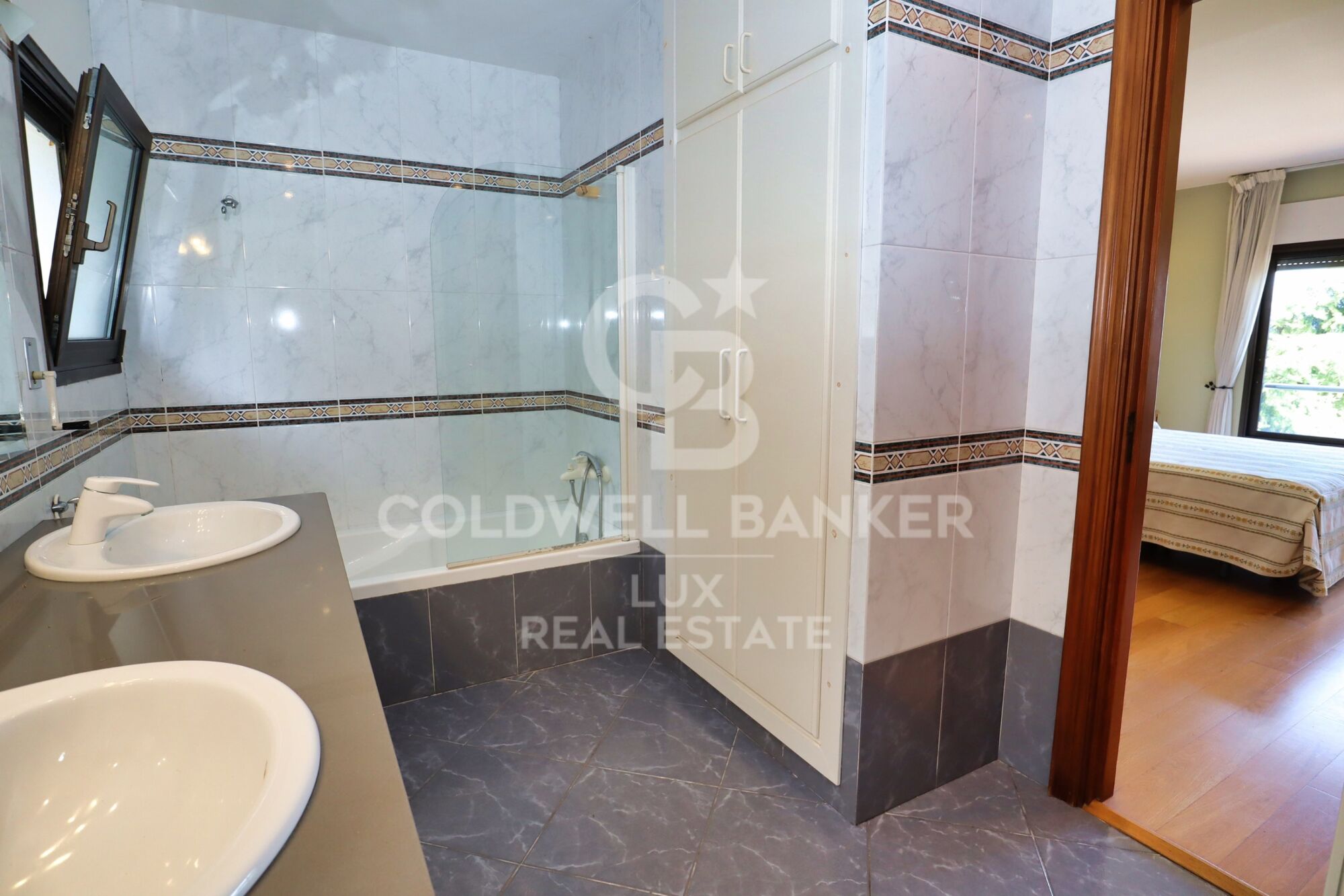 Excepcional villa con vistas panorámicas al mar y piscina en Port de la Selva