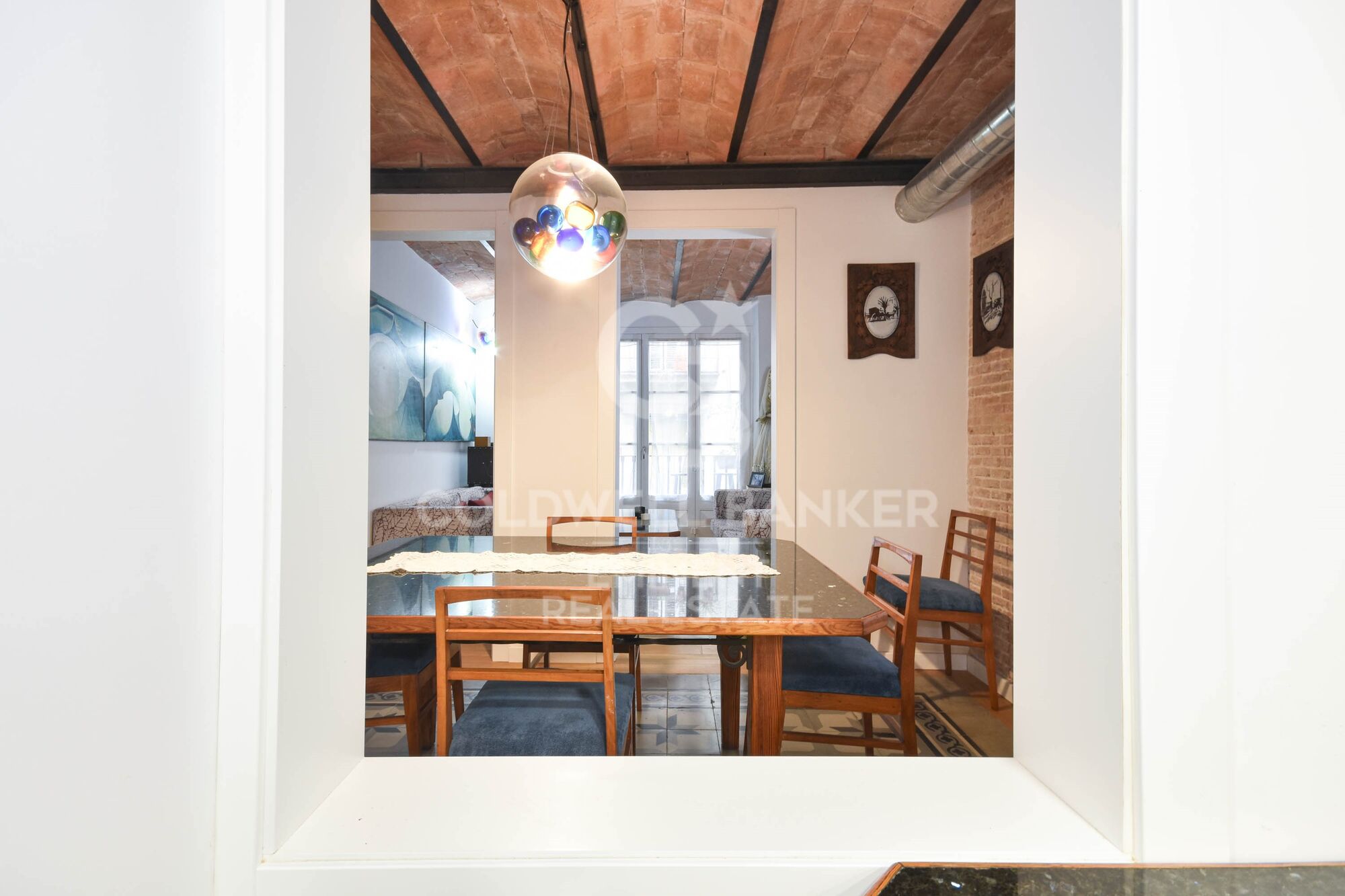 Ein historischer schatz im herzen von Barcelona, mauer der alten stadtmauer von Barcelona