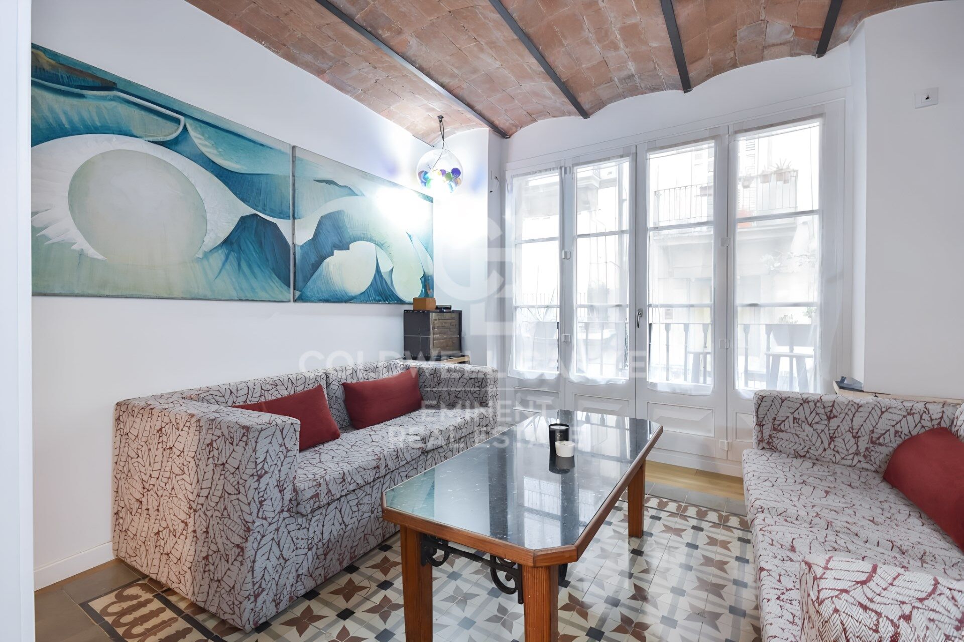 Ein historischer schatz im herzen von Barcelona, mauer der alten stadtmauer von Barcelona