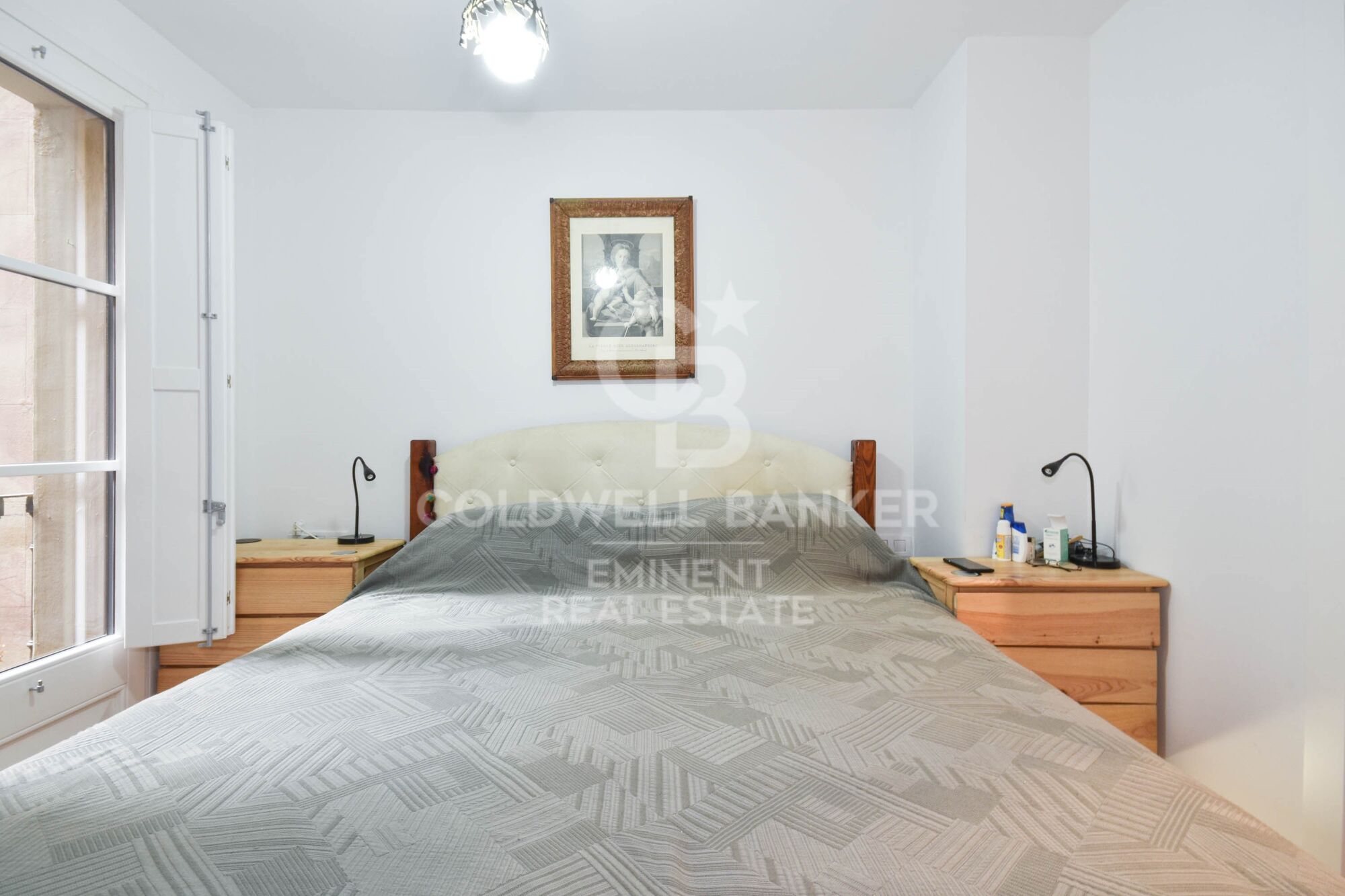 Ein historischer schatz im herzen von Barcelona, mauer der alten stadtmauer von Barcelona