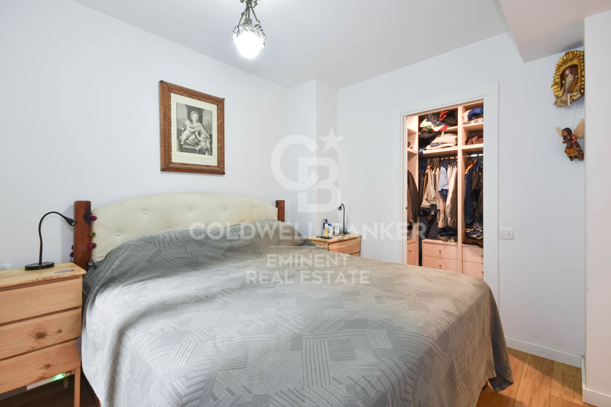 Ein historischer schatz im herzen von Barcelona, mauer der alten stadtmauer von Barcelona