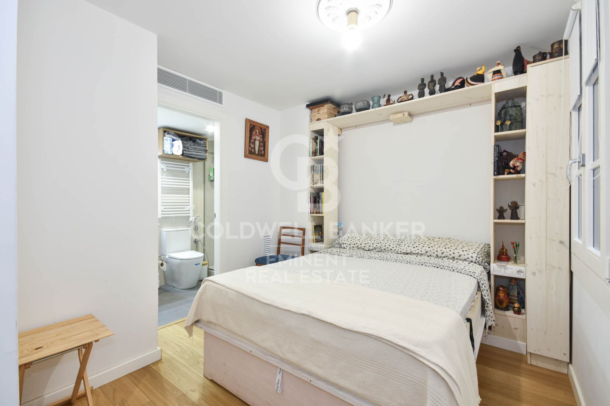 Ein historischer schatz im herzen von Barcelona, mauer der alten stadtmauer von Barcelona