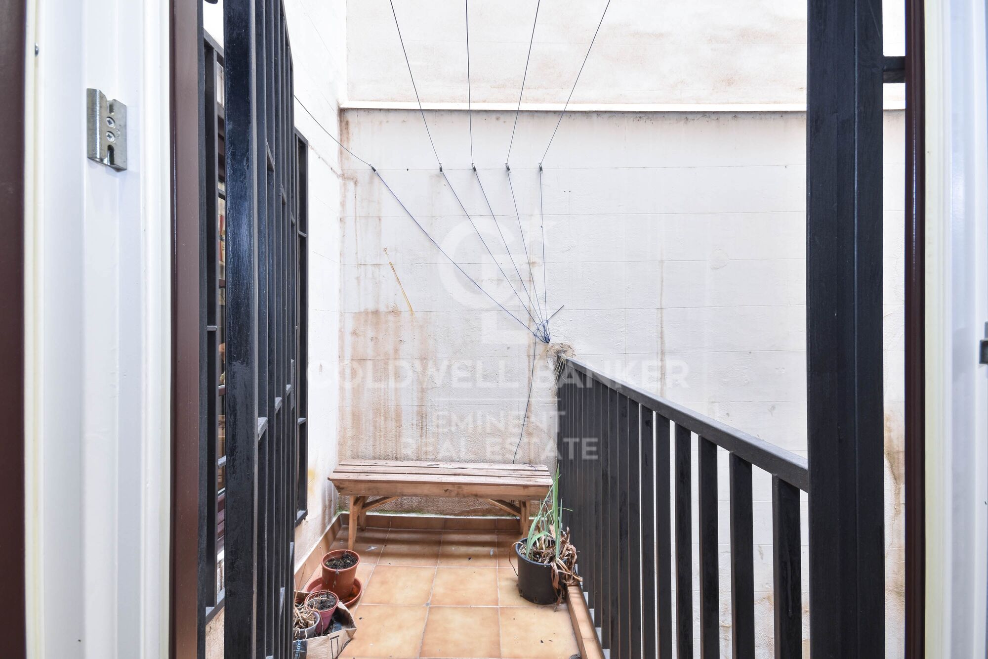 Ein historischer schatz im herzen von Barcelona, mauer der alten stadtmauer von Barcelona