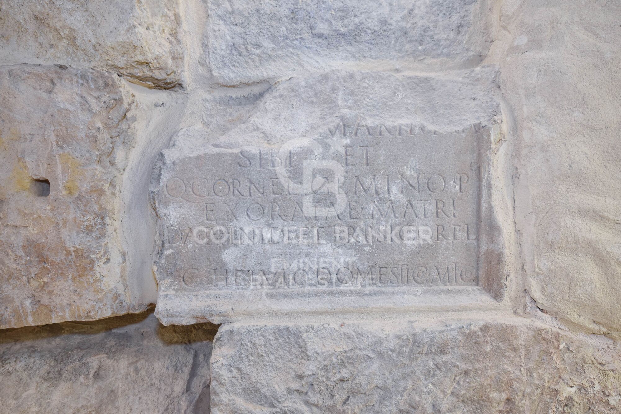 Ein historischer schatz im herzen von Barcelona, mauer der alten stadtmauer von Barcelona