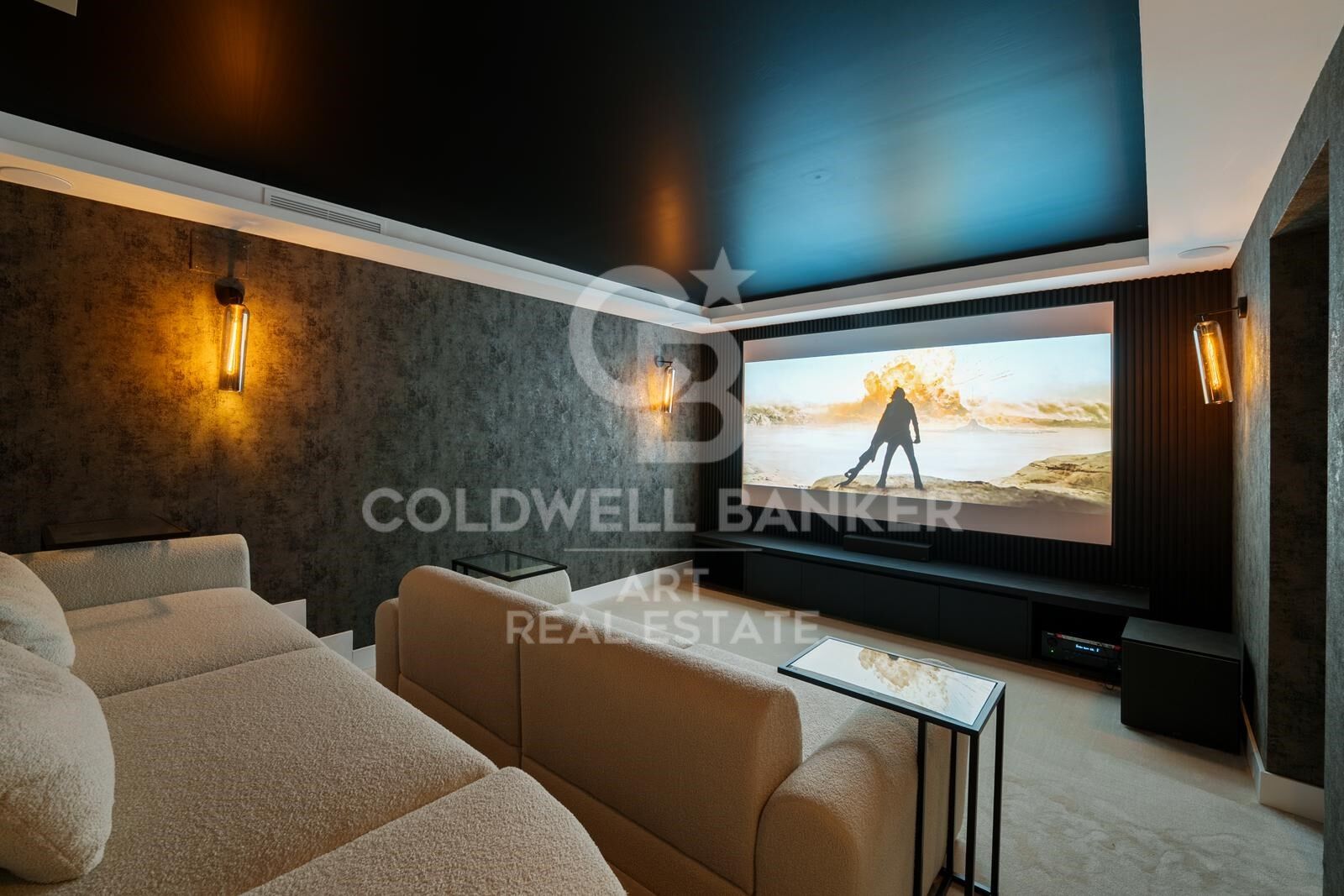 Impressive contemporary villa with panoramic views in Puerto Banús.