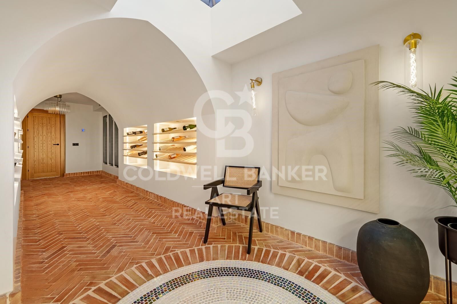 Beeindruckende zeitgenössische Villa mit Panoramablick in Puerto Banús.