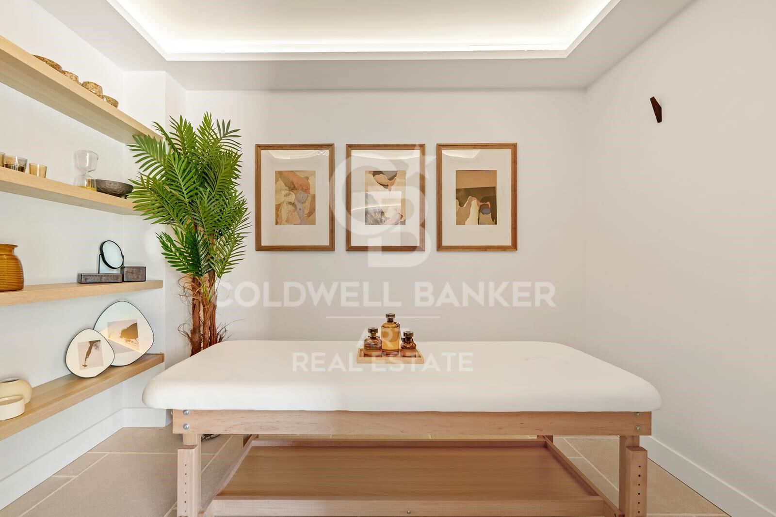 Impressive contemporary villa with panoramic views in Puerto Banús.