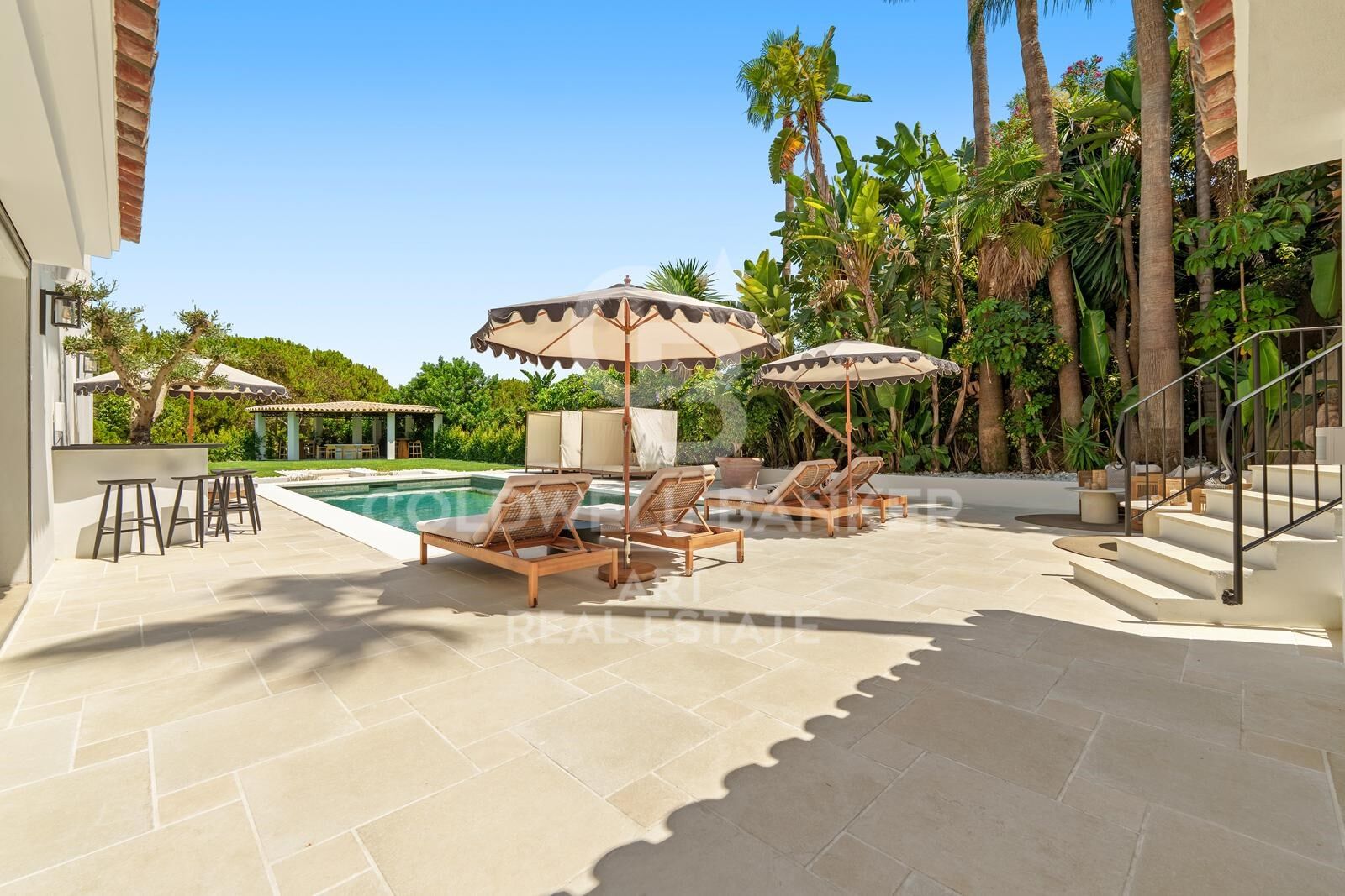 Impressionnante villa contemporaine avec vue panoramique à Puerto Banús.