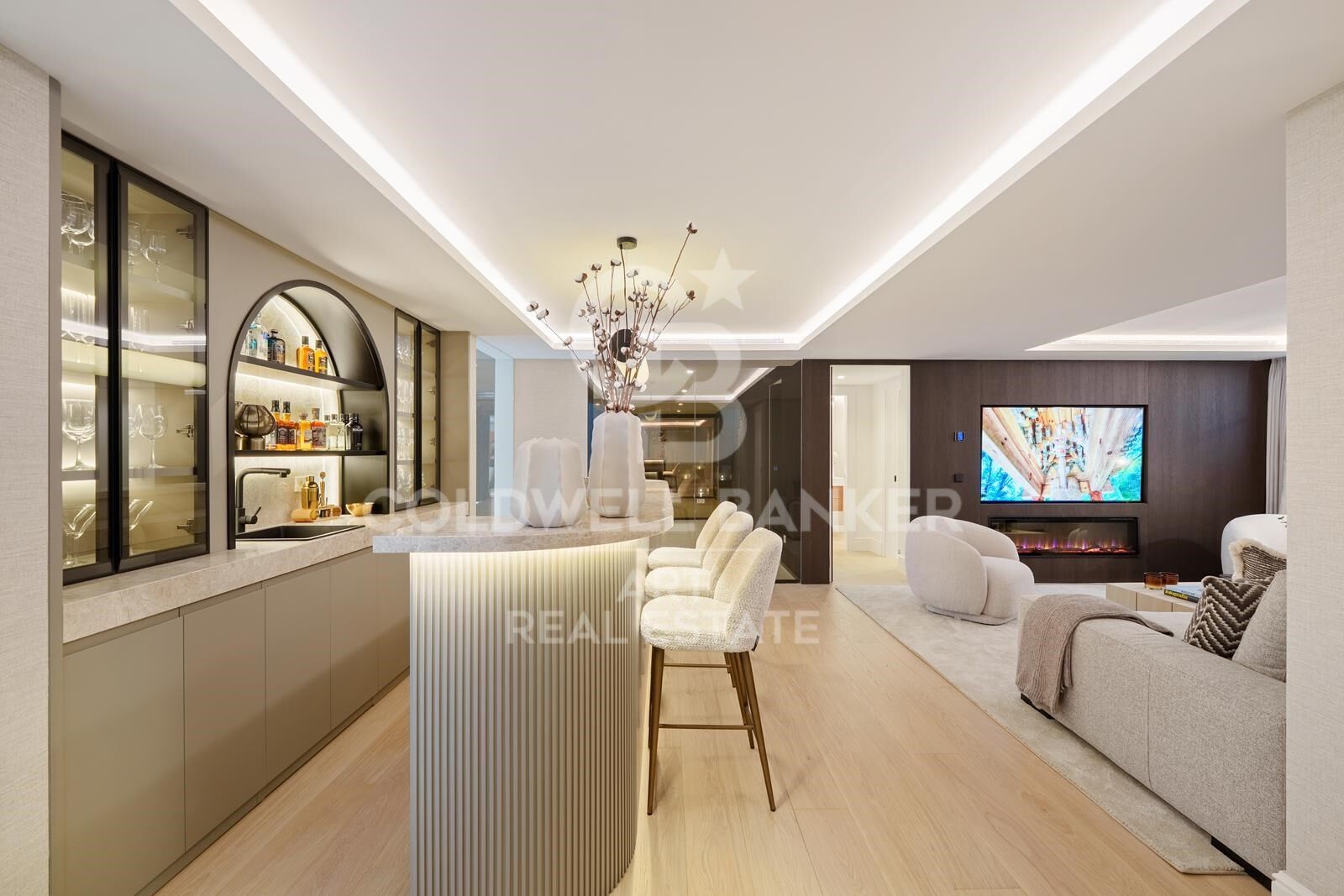 Villa méditerranéenne moderne et exclusive à La Quinta, avec vue panoramique sur la mer.