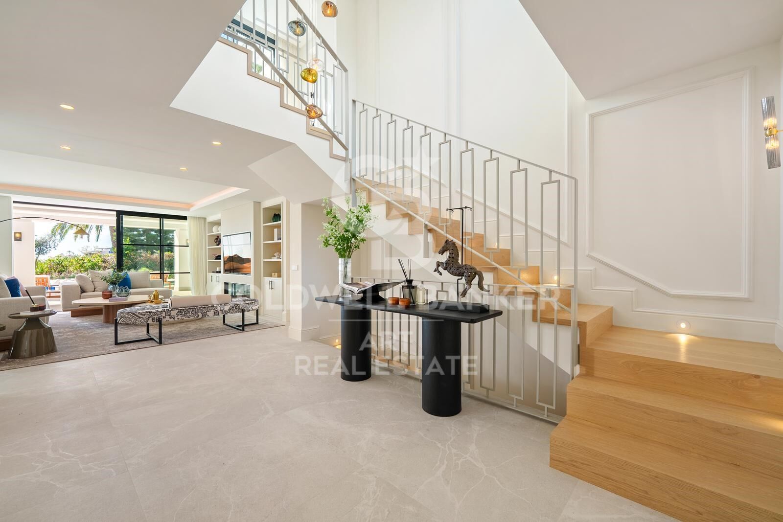 Villa méditerranéenne moderne et exclusive à La Quinta, avec vue panoramique sur la mer.