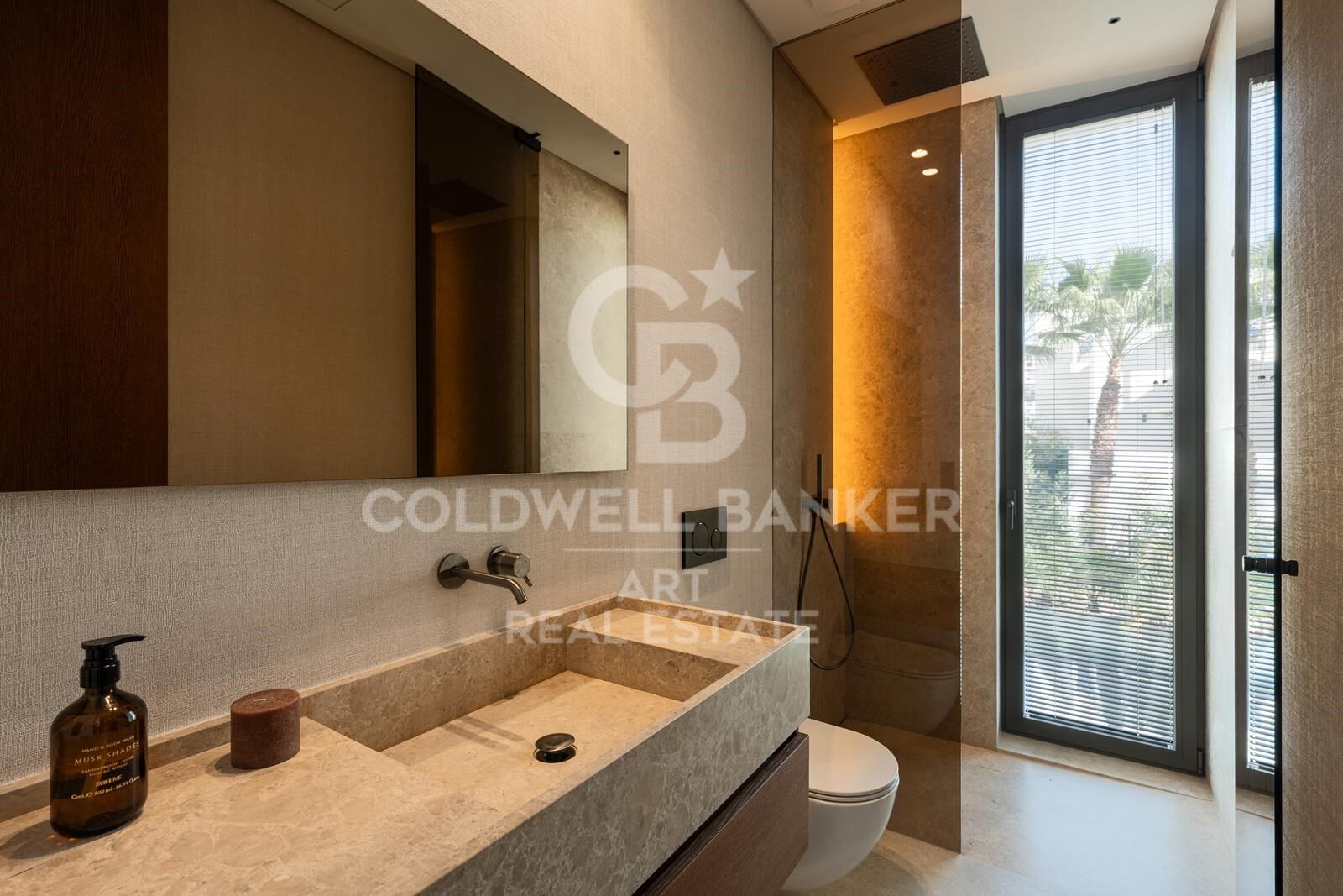 Espectacular villa en primera línea de golf en La Quinta, Benahavís