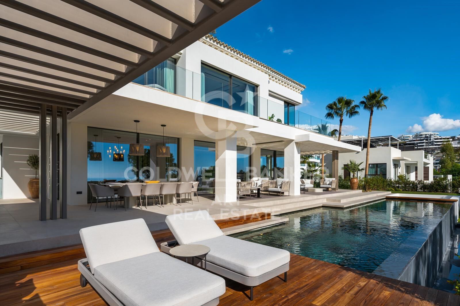 Spektakuläre Villa in erster Golflinie in La Quinta, Benahavís.