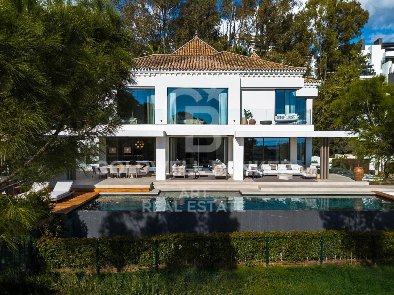 Spektakuläre Villa in erster Golflinie in La Quinta, Benahavís.