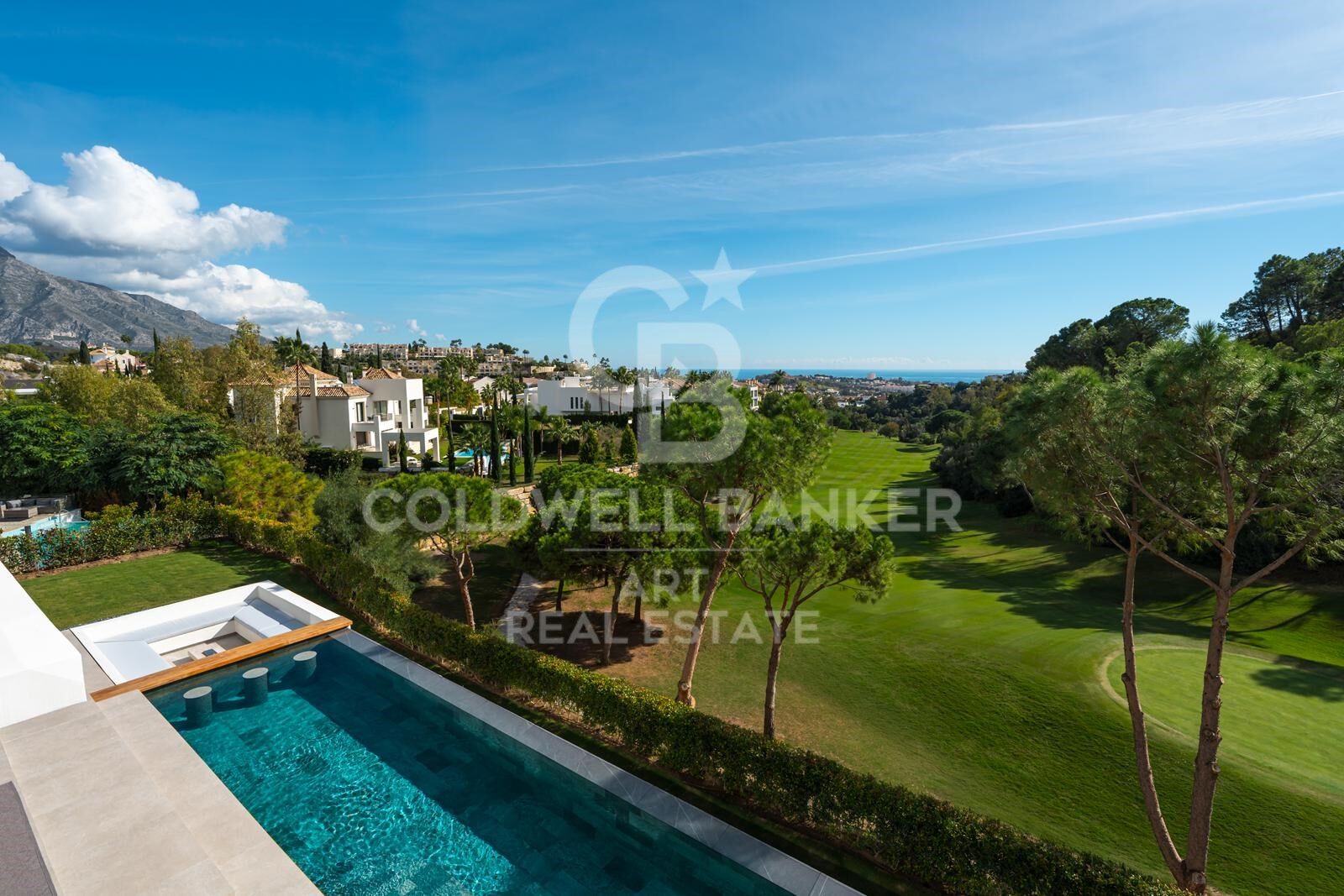 Spektakuläre Villa in erster Golflinie in La Quinta, Benahavís.