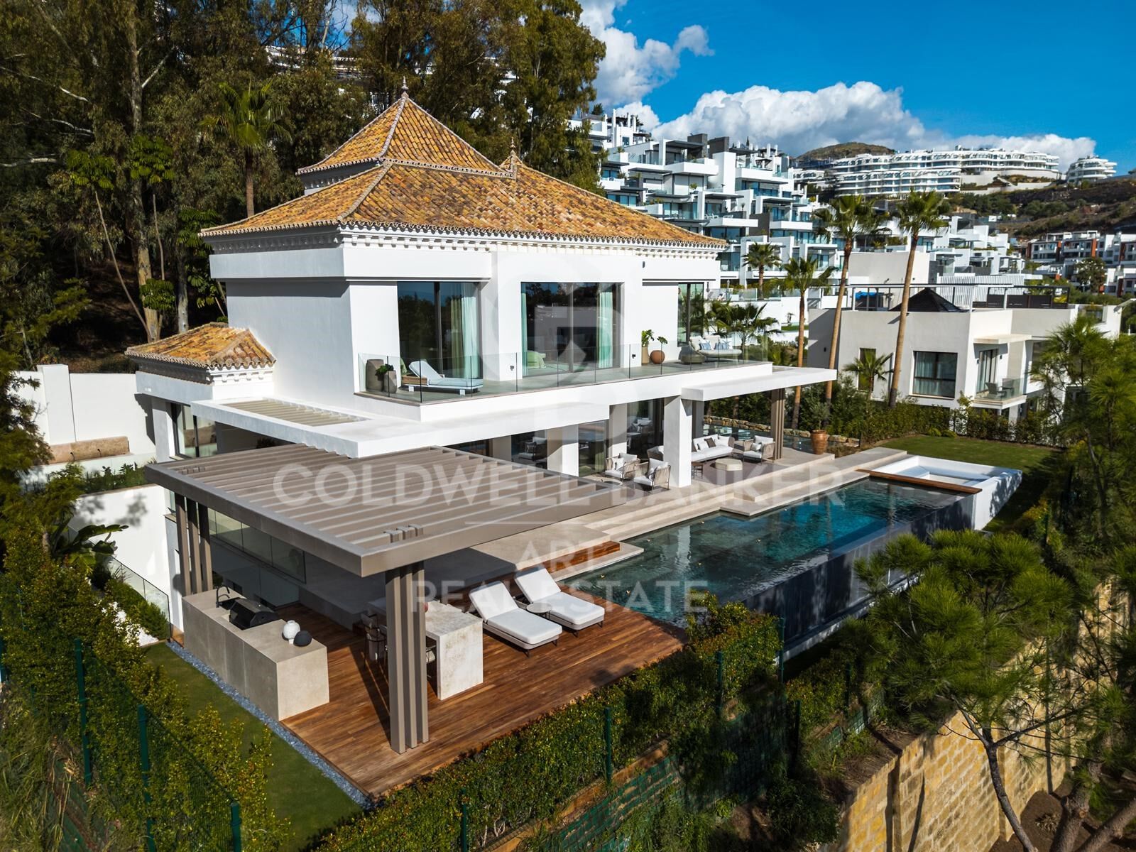 Spektakuläre Villa in erster Golflinie in La Quinta, Benahavís.