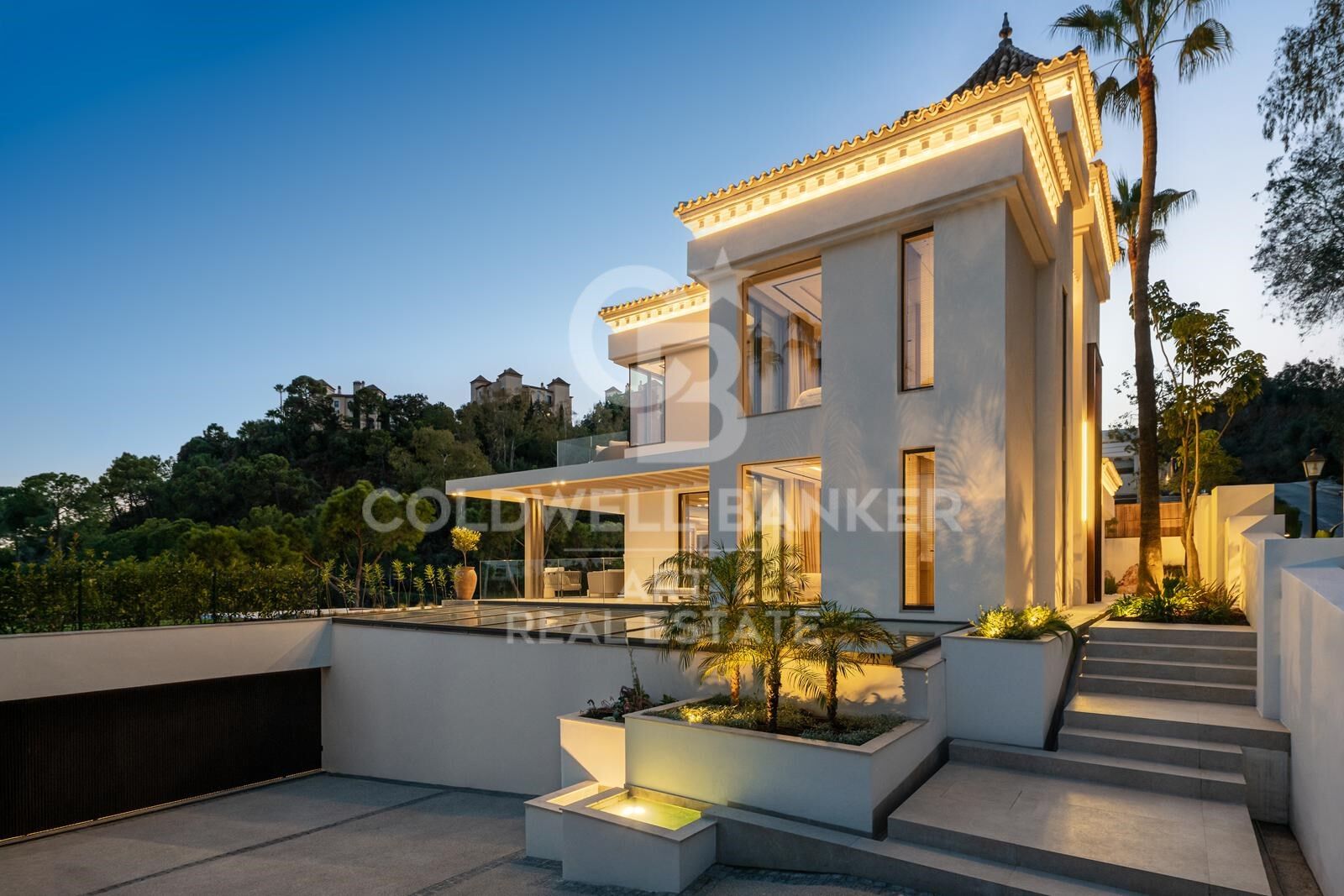 Spektakuläre Villa in erster Golflinie in La Quinta, Benahavís.