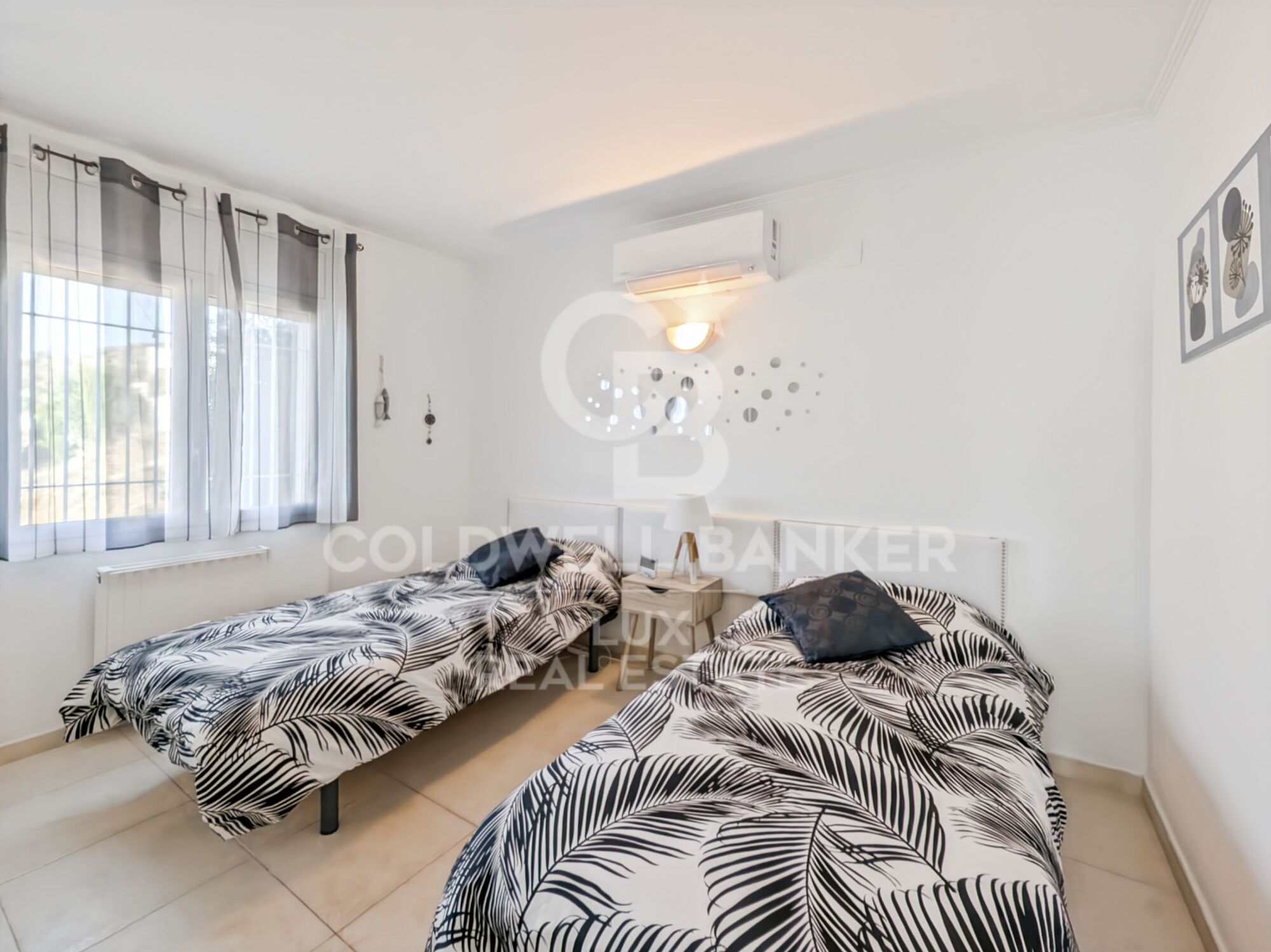 Haus zu verkaufen in Roses, Canyelles: Meerblick, Swimmingpool und private Garage