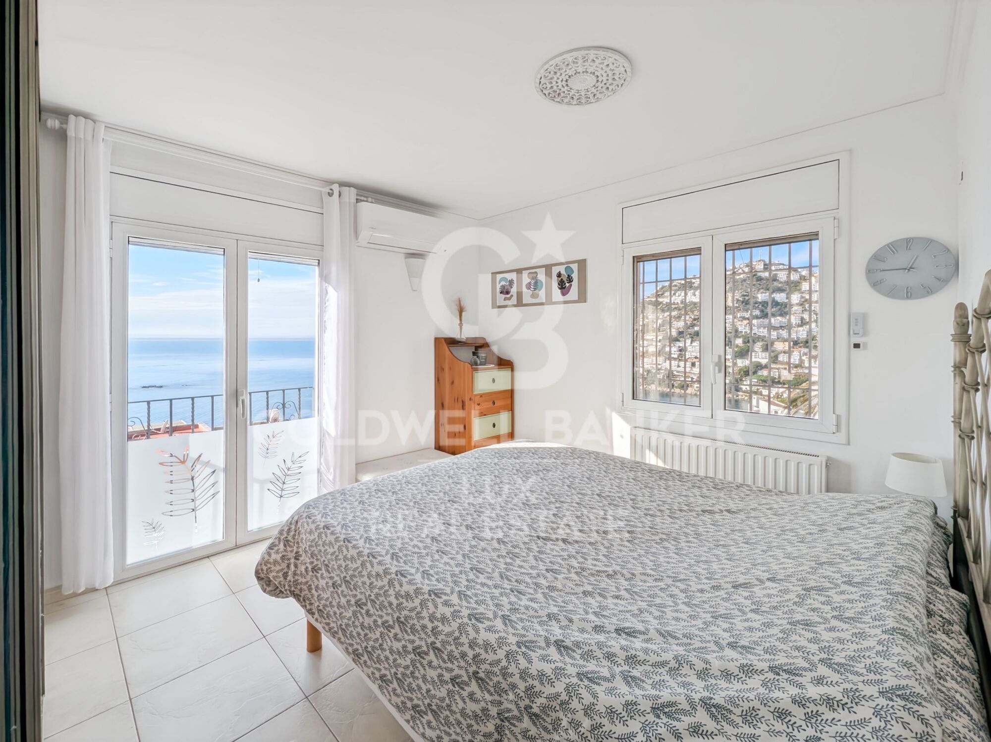 Haus zu verkaufen in Roses, Canyelles: Meerblick, Swimmingpool und private Garage