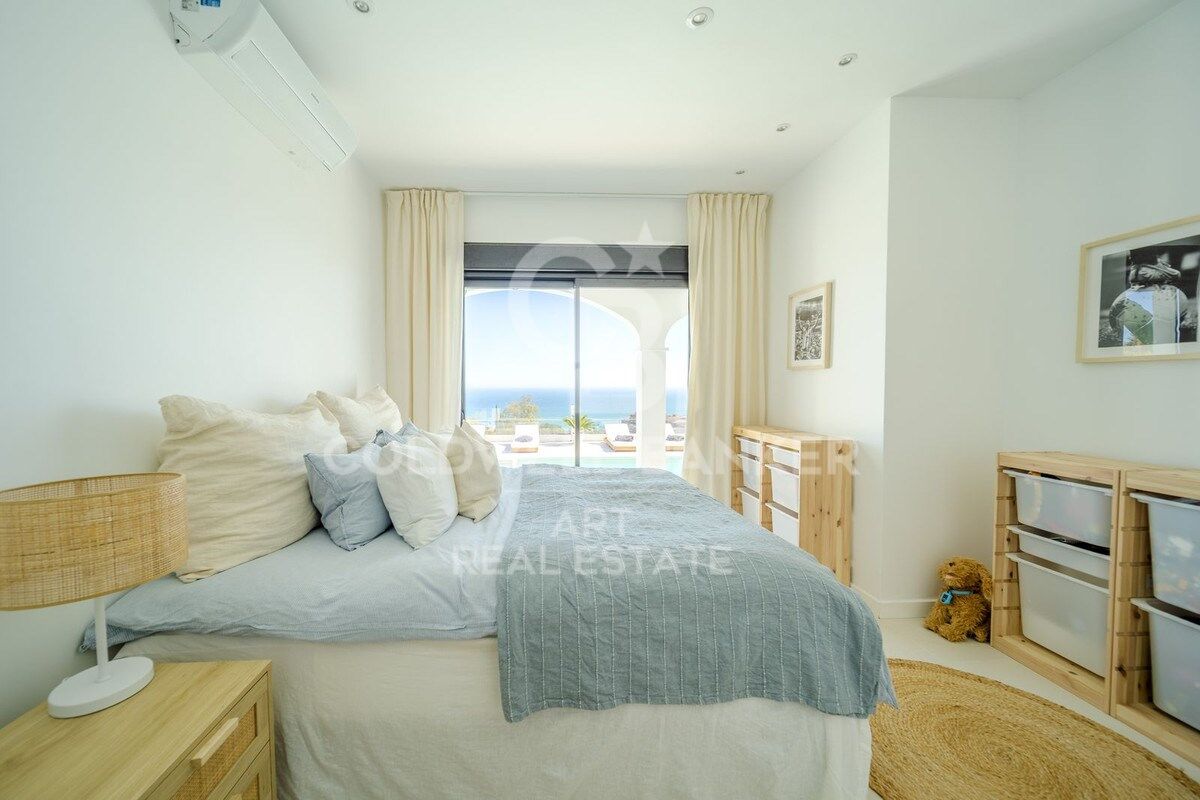 Magnifique villa avec des vues panoramiques incomparables sur la mer et les montagnes, à Benalmádena