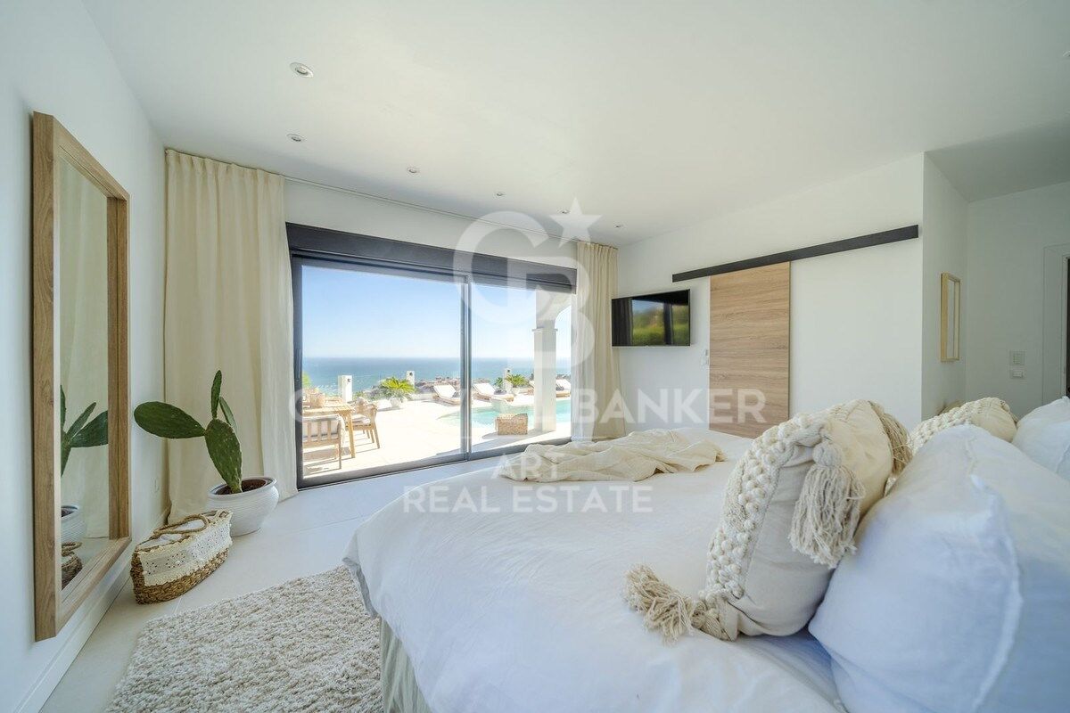 Magnifique villa avec des vues panoramiques incomparables sur la mer et les montagnes, à Benalmádena