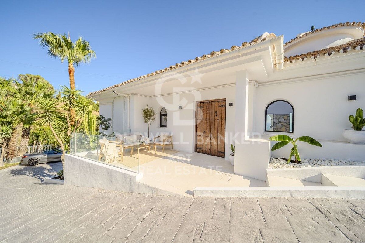 Magnifique villa avec des vues panoramiques incomparables sur la mer et les montagnes, à Benalmádena