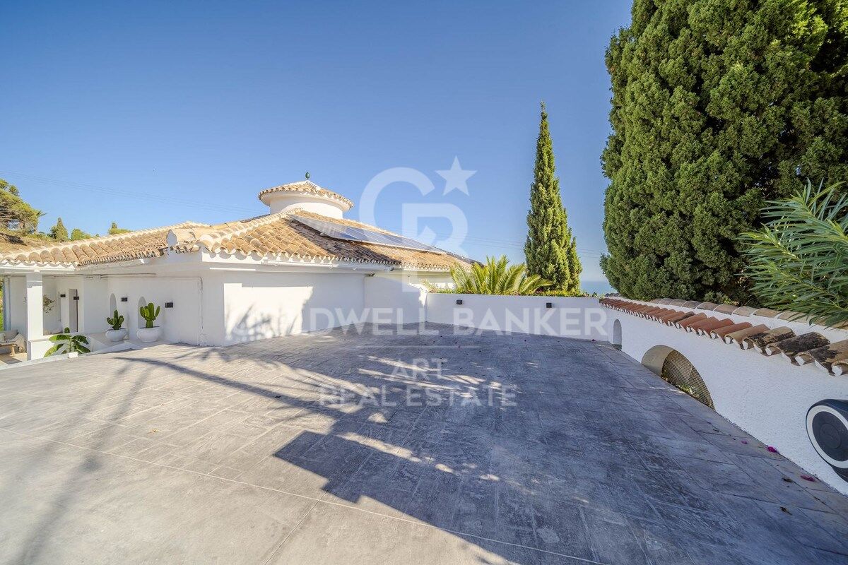 Magnifique villa avec des vues panoramiques incomparables sur la mer et les montagnes, à Benalmádena
