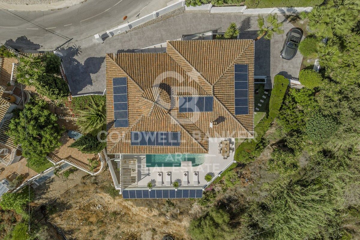 Magnifique villa avec des vues panoramiques incomparables sur la mer et les montagnes, à Benalmádena