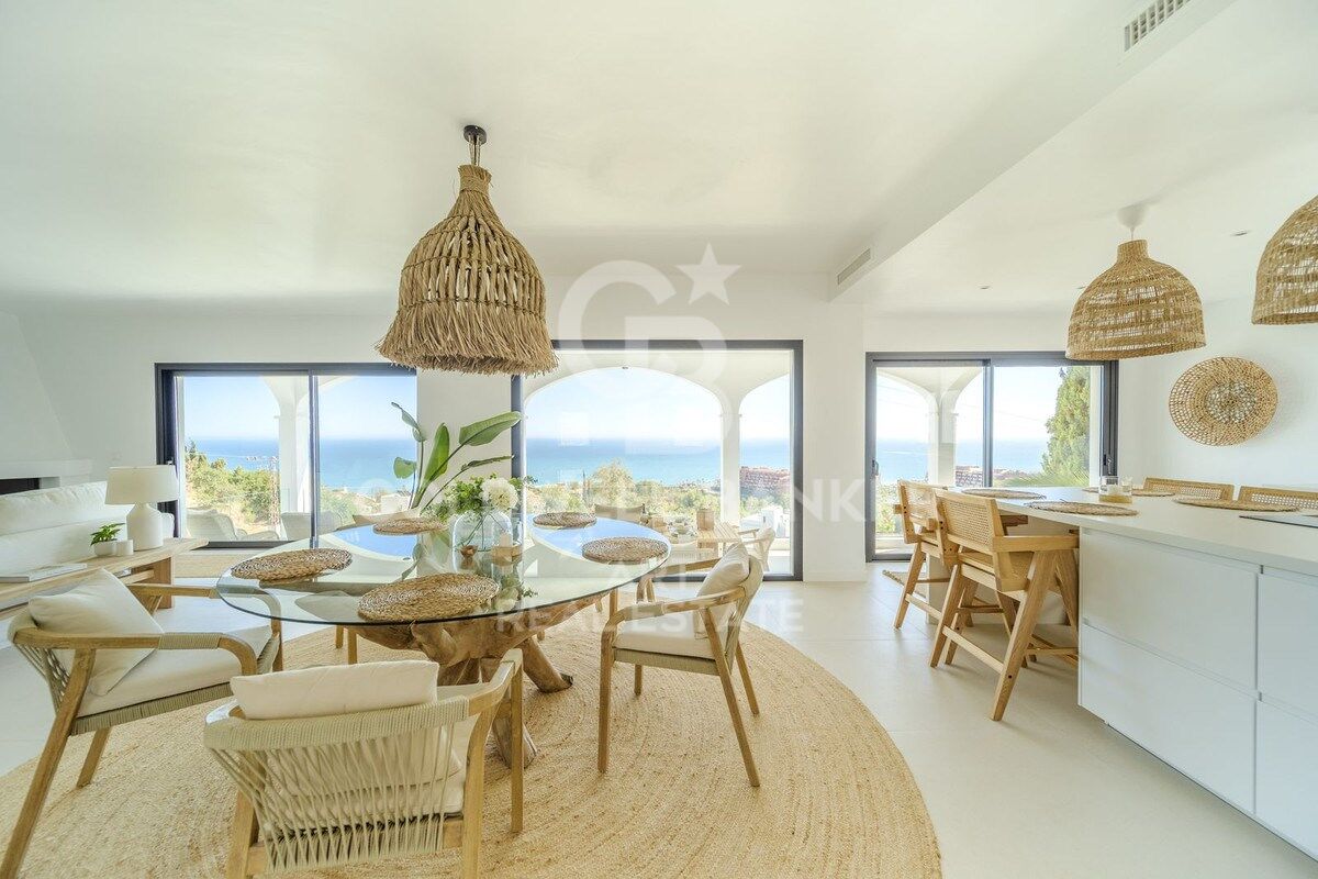Magnífica villa con vistas panorámicas incomparables al mar y a las montañas, en Benalmádena
