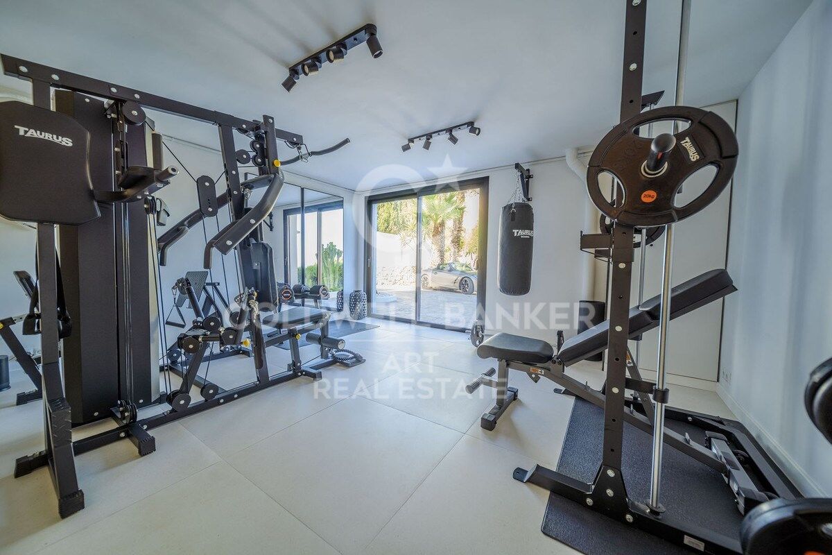 Magnificent villa with unparalleled panoramic views of the sea and mountains, in Benalmádena