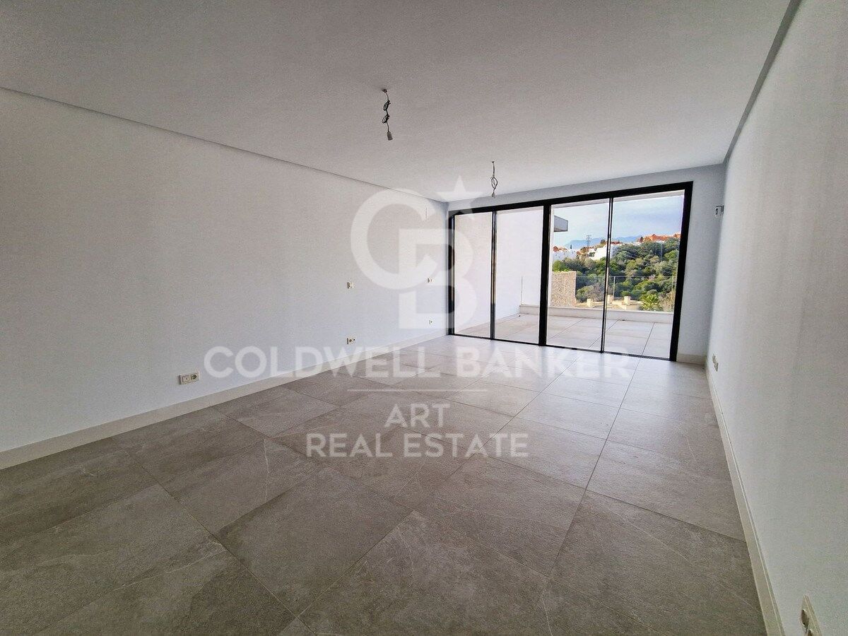 Stunning duplex penthouse in the prestigious Artola Urbanization, Cabopino