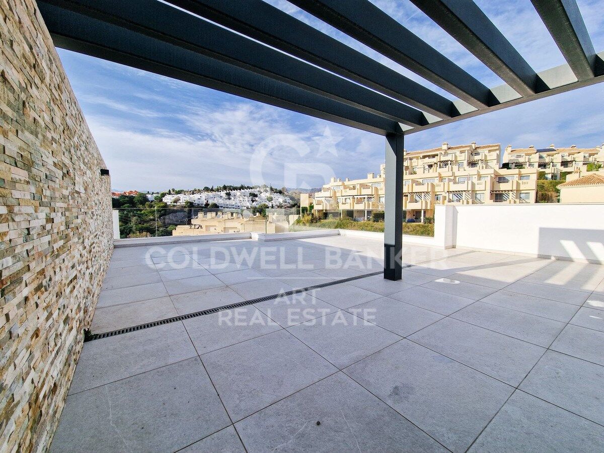 Stunning duplex penthouse in the prestigious Artola Urbanization, Cabopino