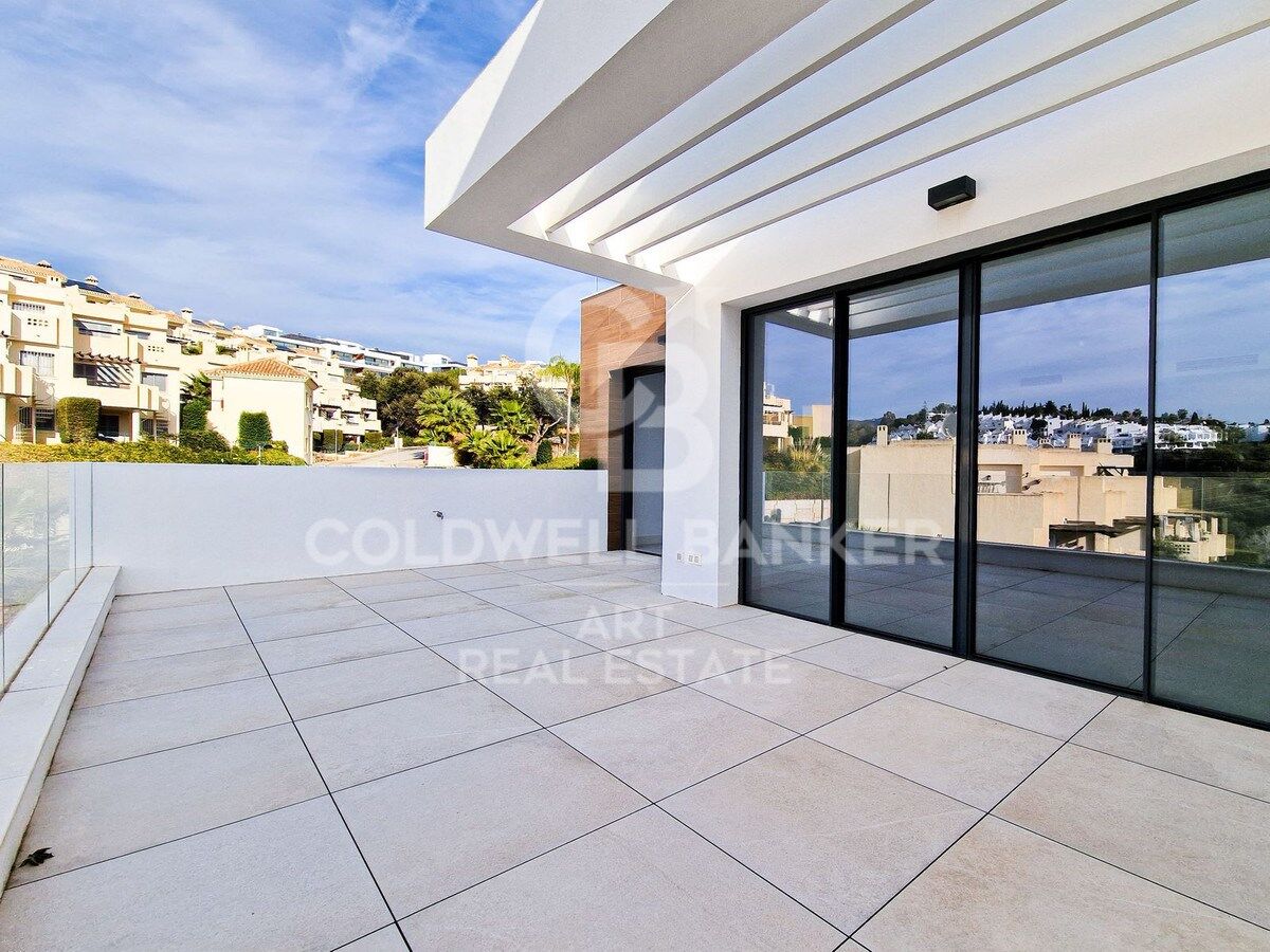 Stunning duplex penthouse in the prestigious Artola Urbanization, Cabopino