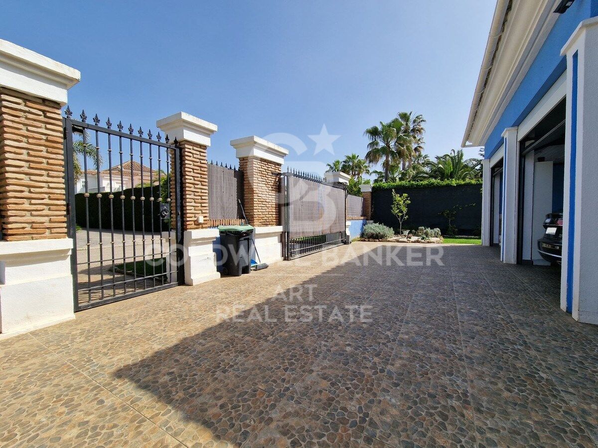 Unique Mediterranean-style villa with private tennis court in Guadalmina Baja, Marbella