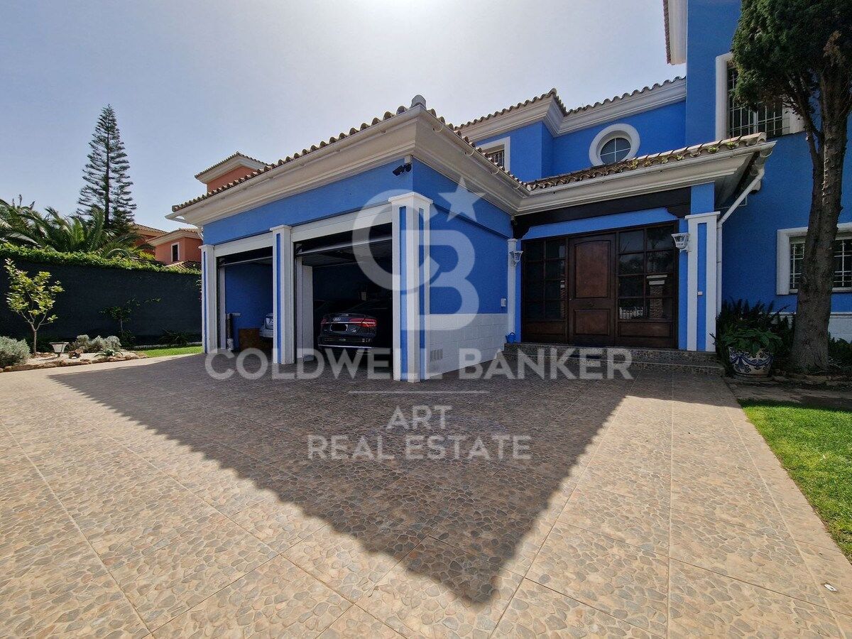 Unique Mediterranean-style villa with private tennis court in Guadalmina Baja, Marbella