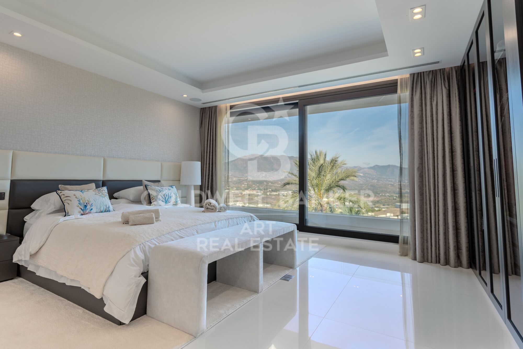 Luxuriöse Zeitgenössische Villa in La Cala Golf