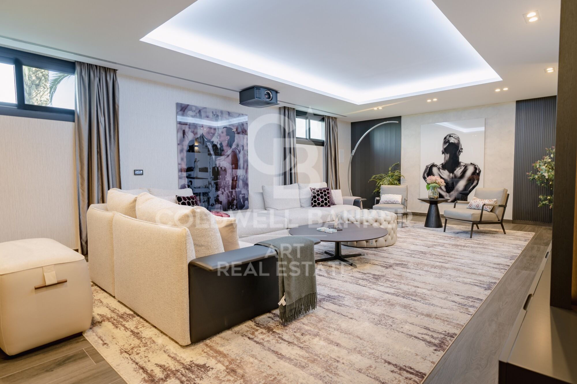 Luxuriöse Zeitgenössische Villa in La Cala Golf